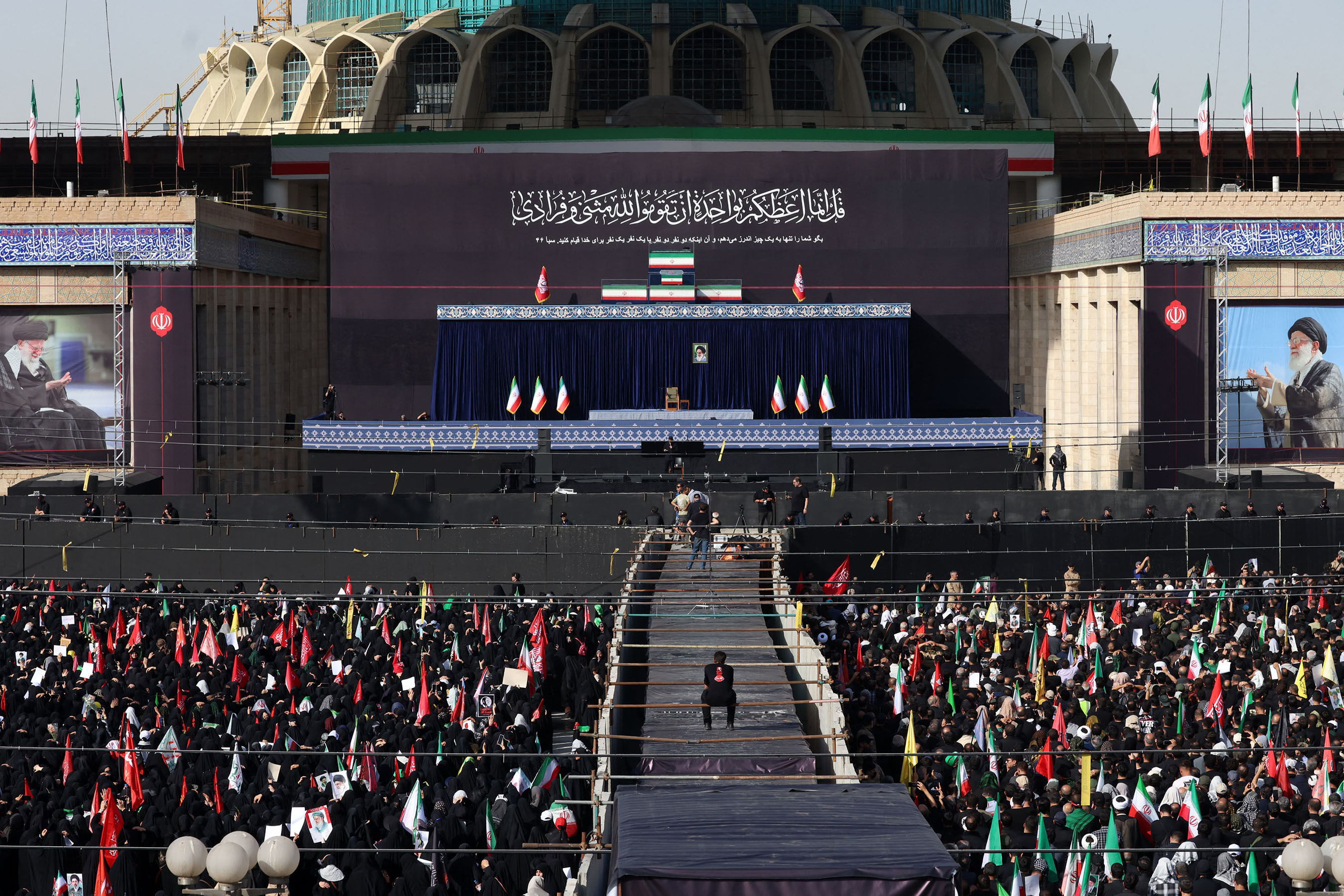 Iran-Khamenei-Funeral-(7)-1783152662.jpg