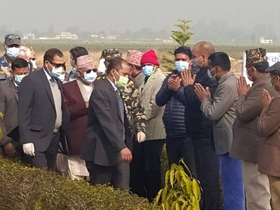 ओली धनगढी विमानस्थलमा, मुख्यमन्त्री स्वागत गर्न जानु साटो आफ्नै निवासमा