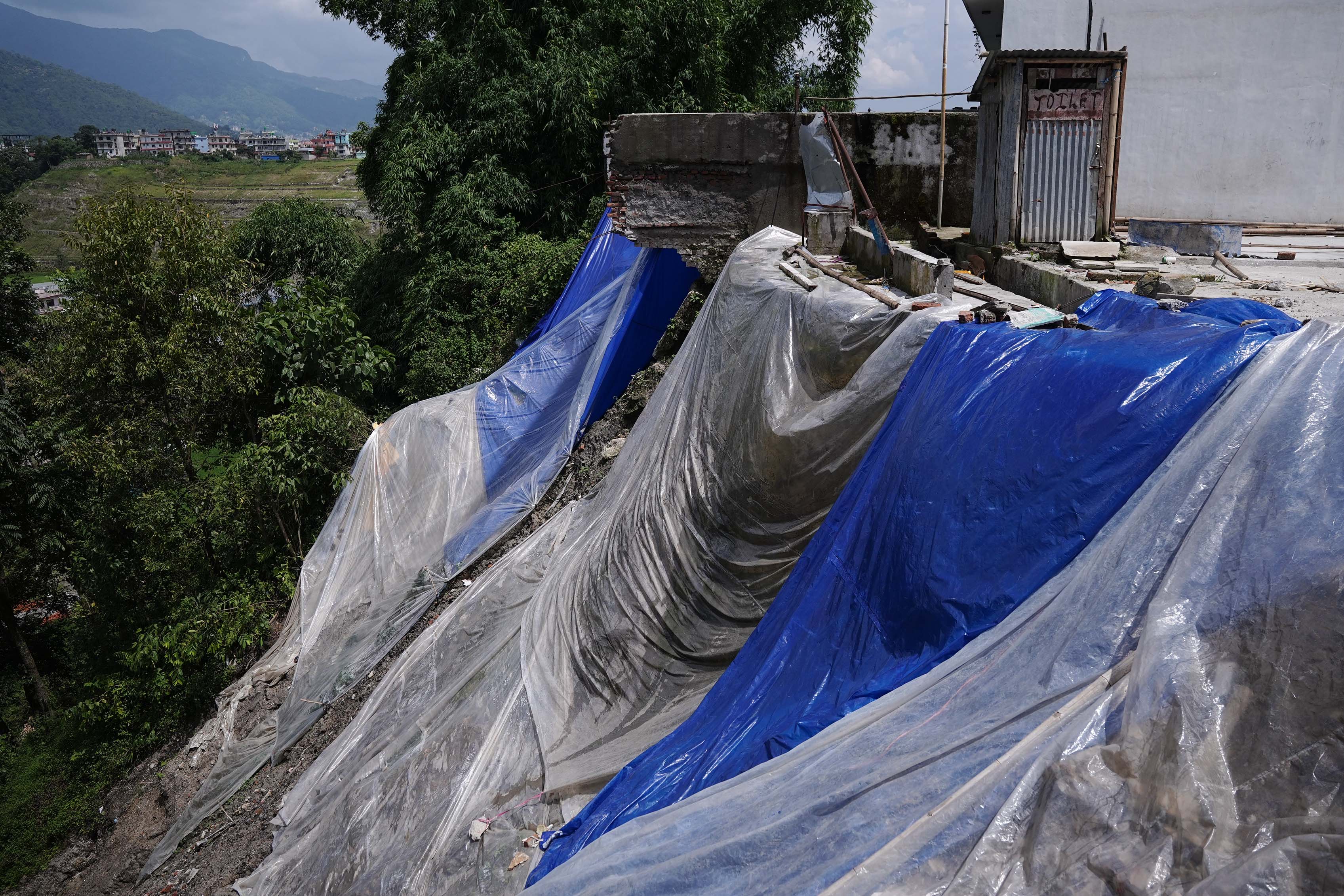 Kathmandu-Landslide_11-1788686565.jpg