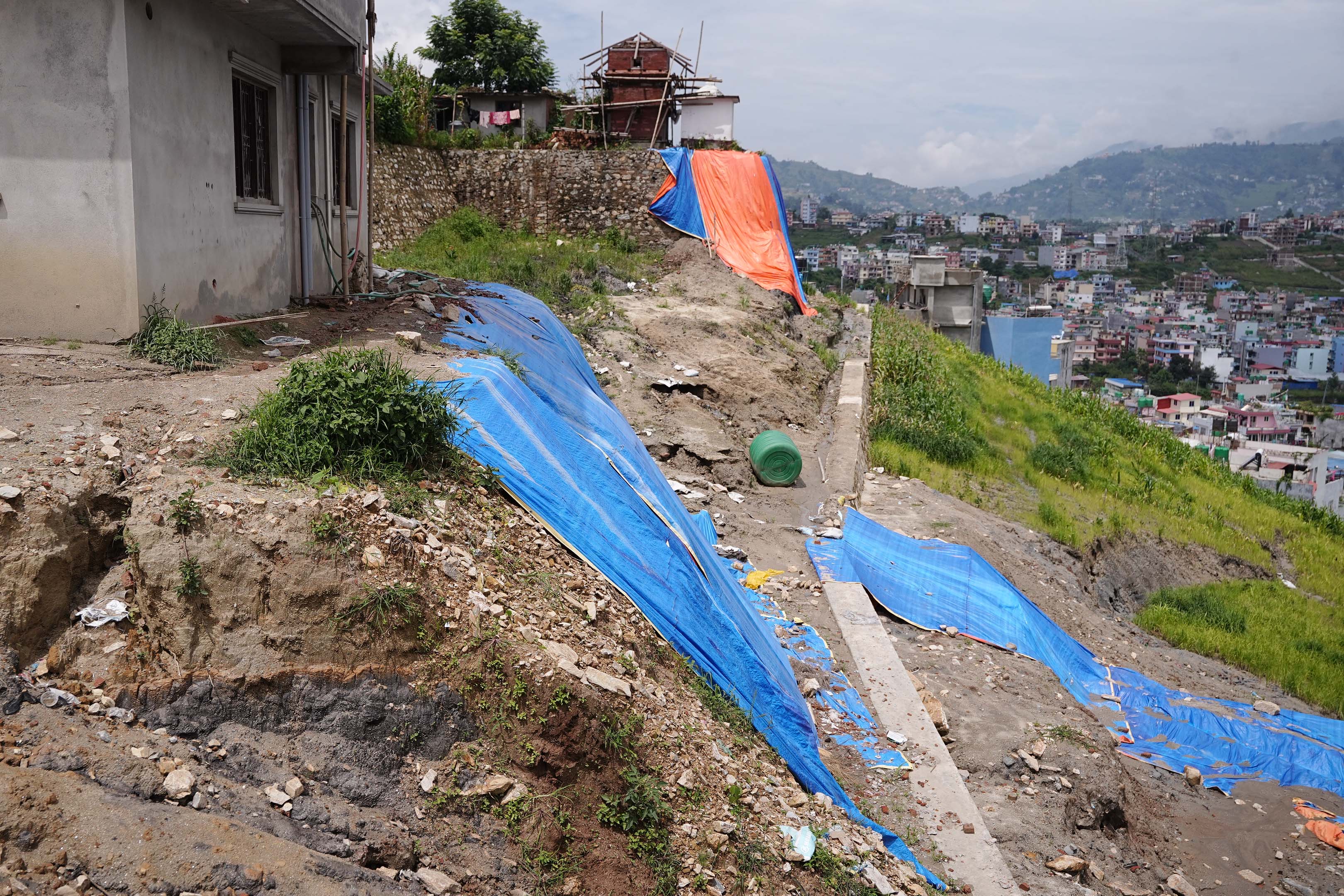 Kathmandu-Landslide_5-1788686558.jpg