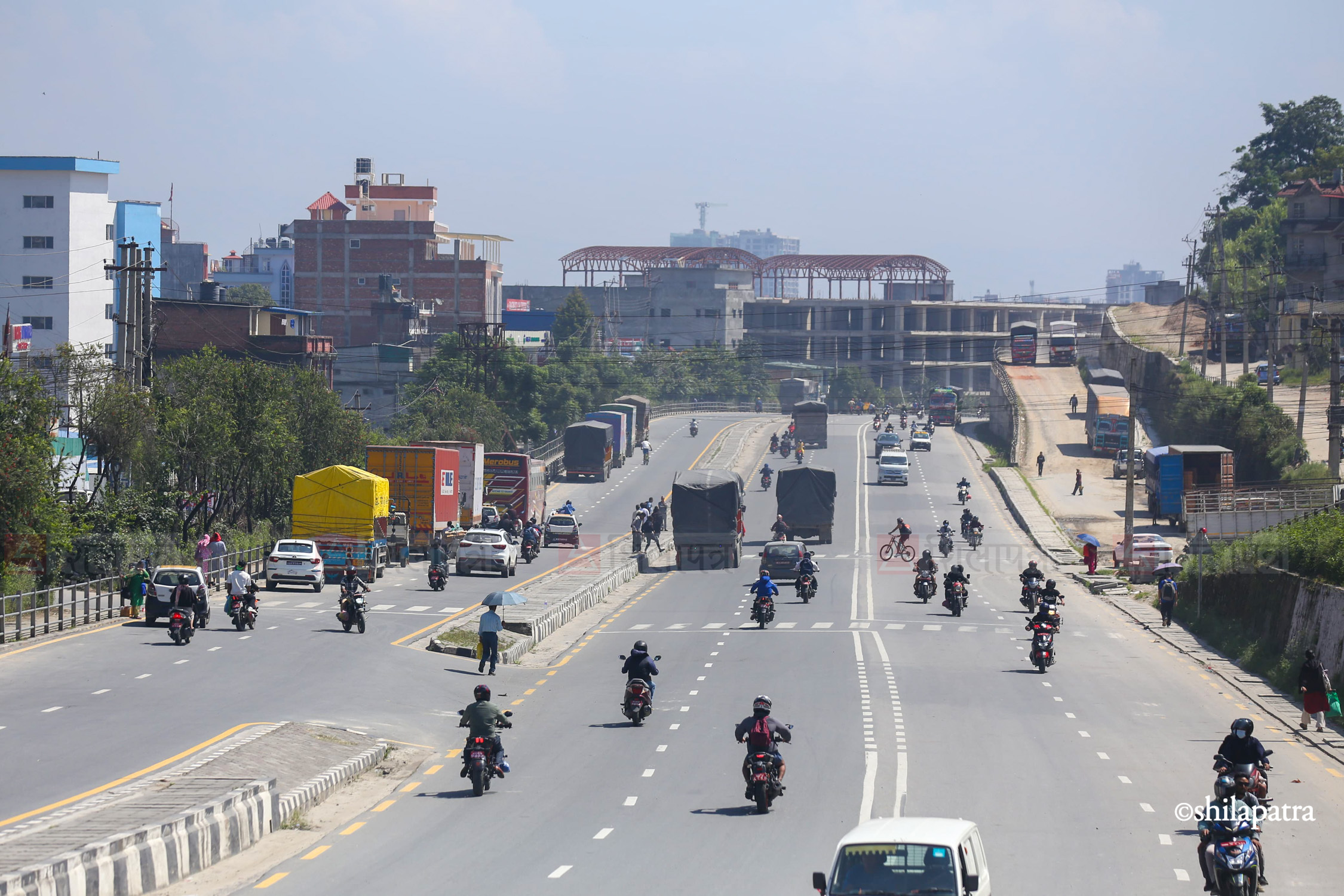 Kathmandu-Vehicle-Truck-Toward-Destination-After-Highway-Opens_NPLPhotos-(13)-1790665389.jpg