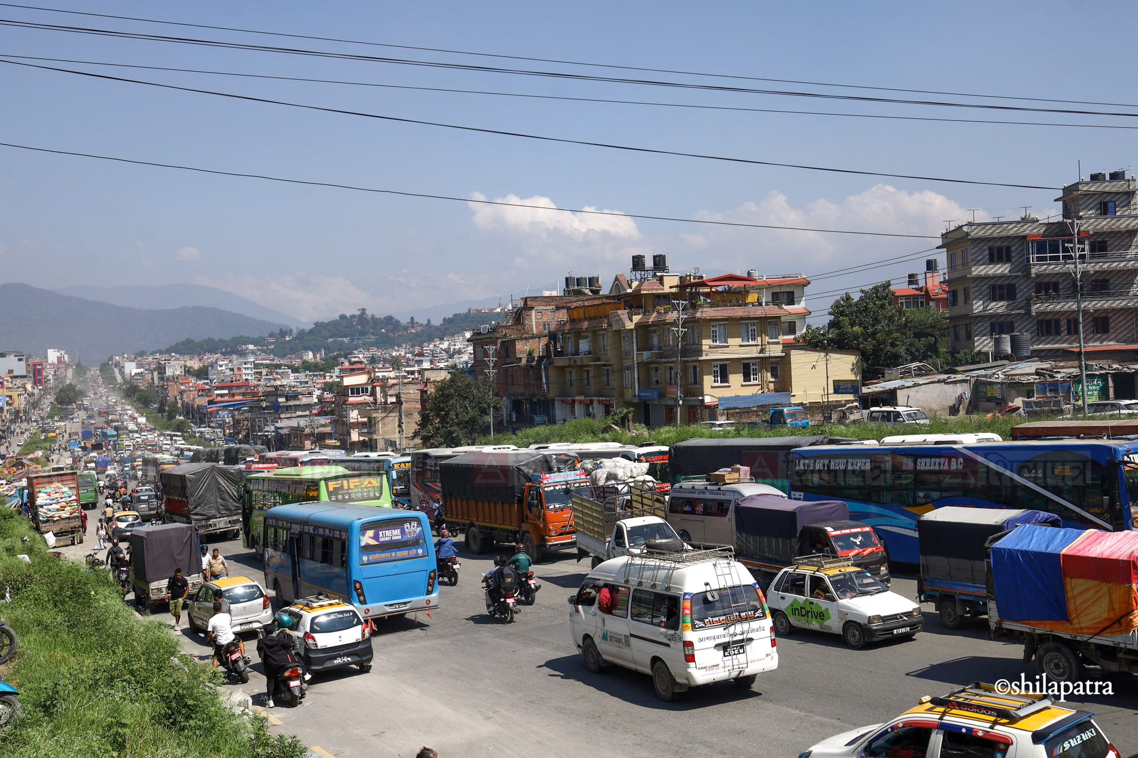 Kathmandu-Vehicle-Truck-Toward-Destination-After-Highway-Opens_NPLPhotos-(4)-1790665384.jpg