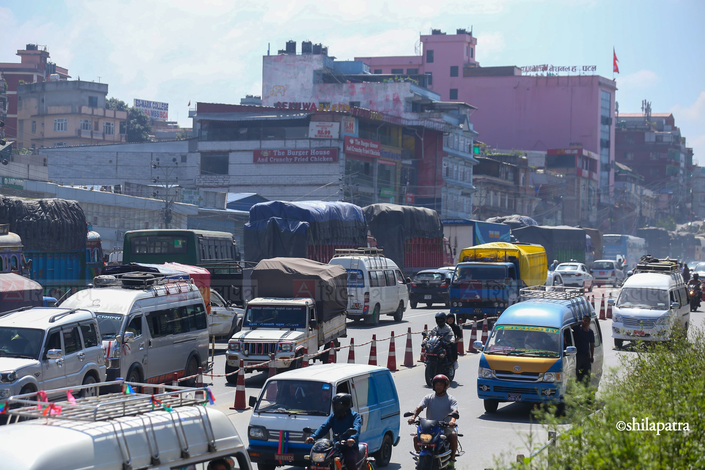 Kathmandu-Vehicle-Truck-Toward-Destination-After-Highway-Opens_NPLPhotos-(6)-1790665385.jpg