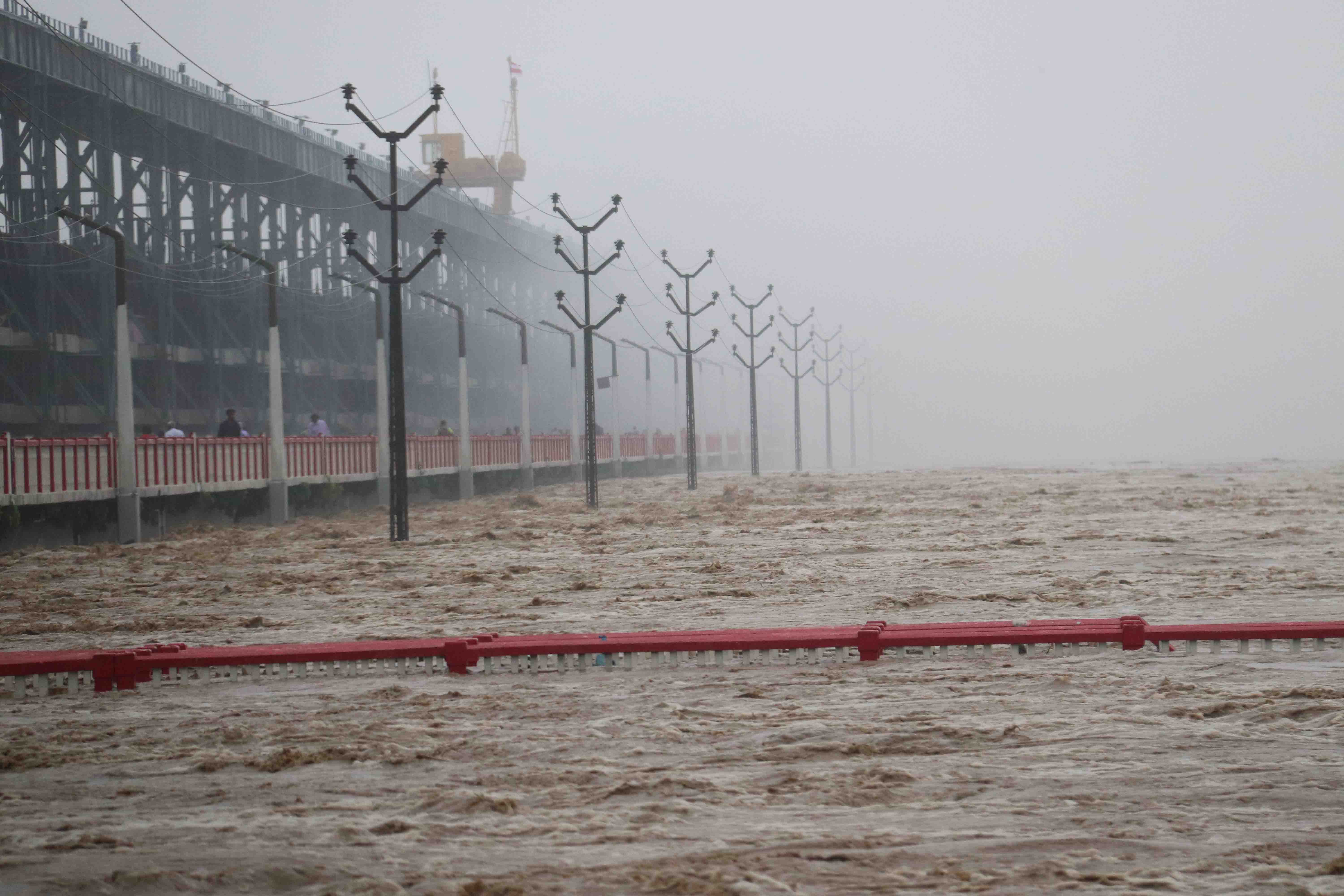 Koshi-barrage_Nepal-Photo-Library2-1759663362.jpg