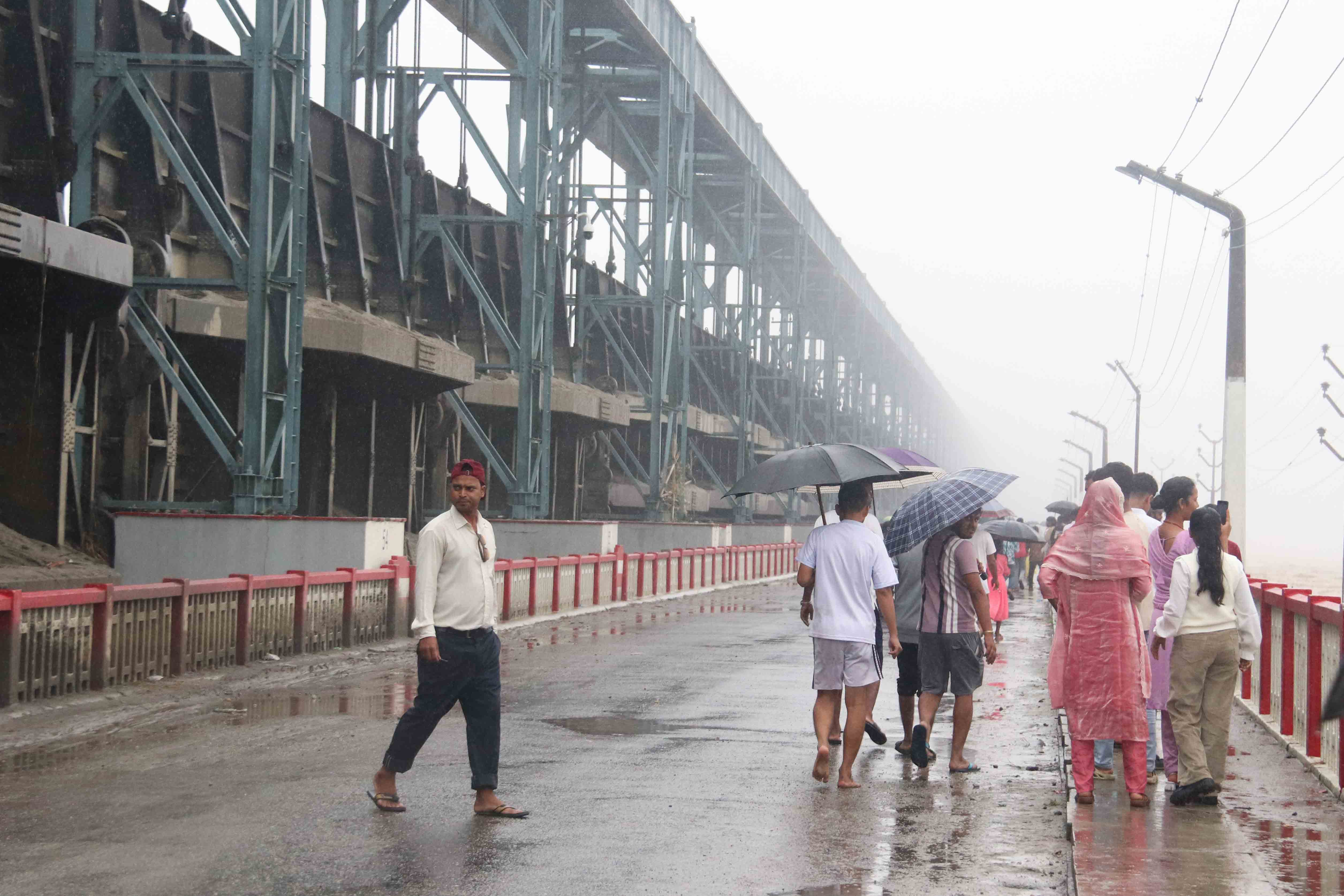 Koshi-barrage_Nepal-Photo-Library5-1759663399.jpg