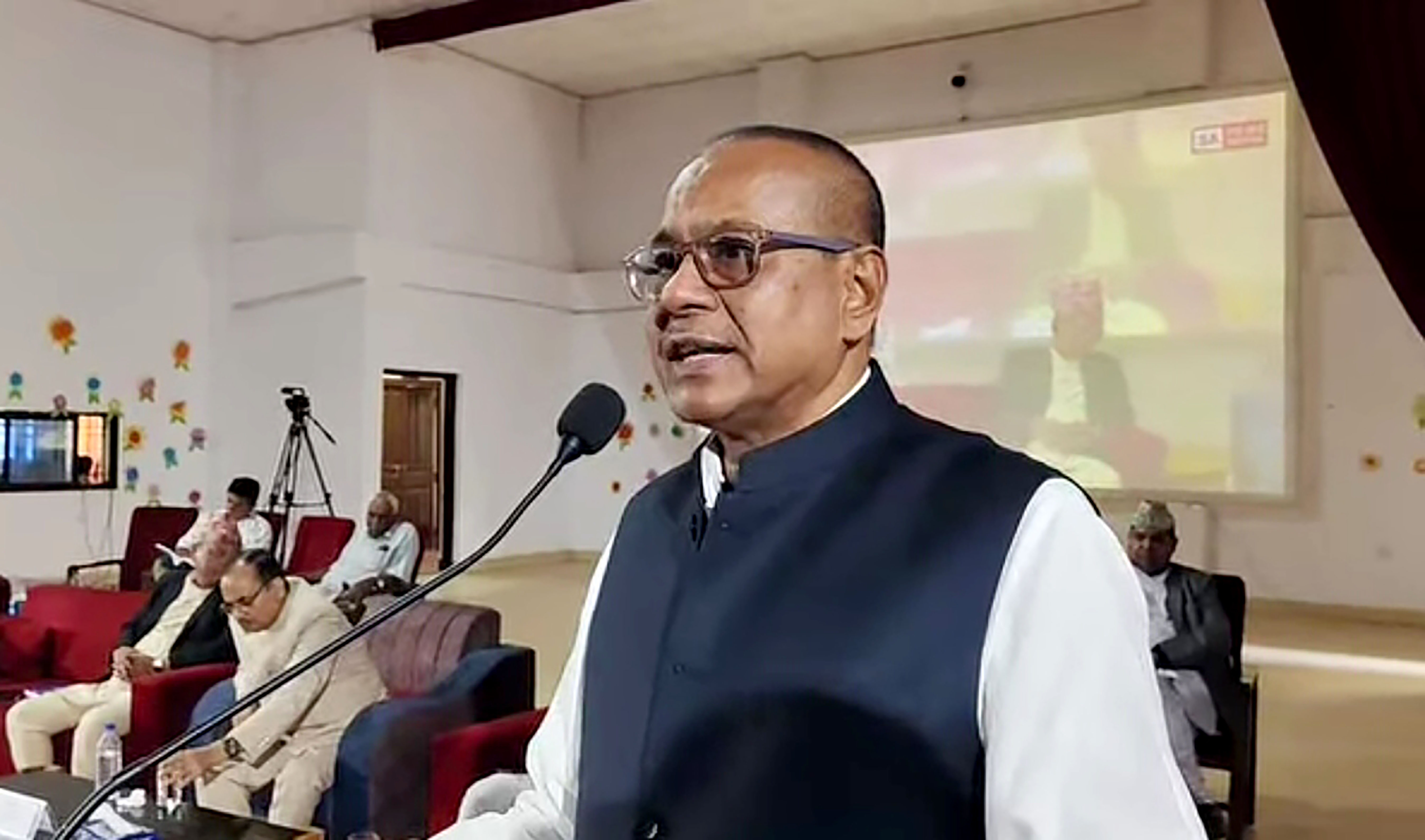 एमालेसँग मिलेर मन्त्रिपरिषद् पुनर्गठन गर्दै मुख्यमन्त्री यादव, जसपा र जनमतलाई हटाउने
