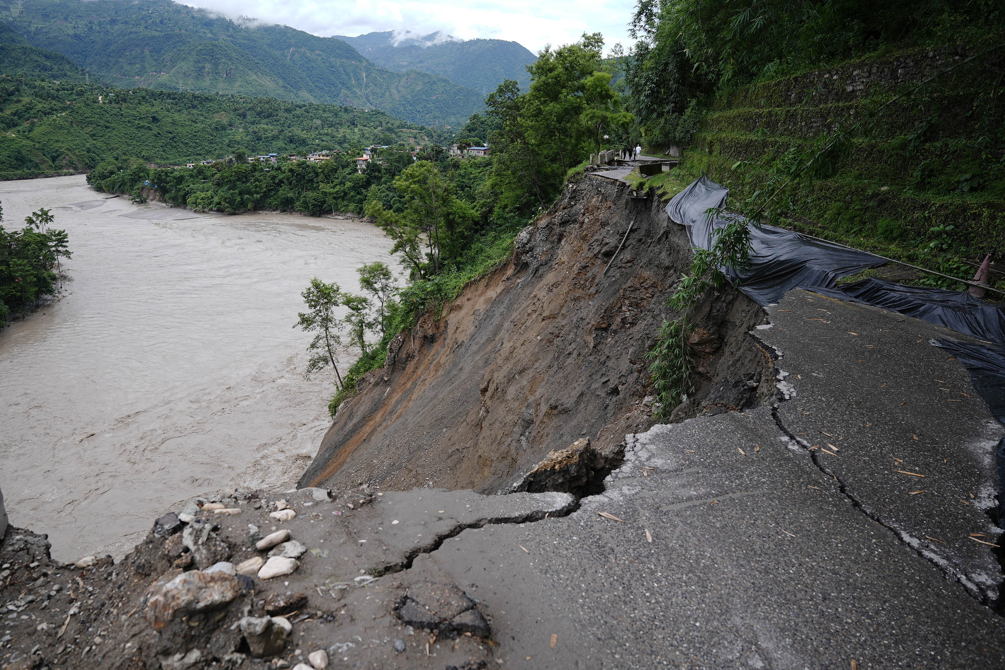 Krishna-bhir-Landslide-_-1704-1788403911.jpg