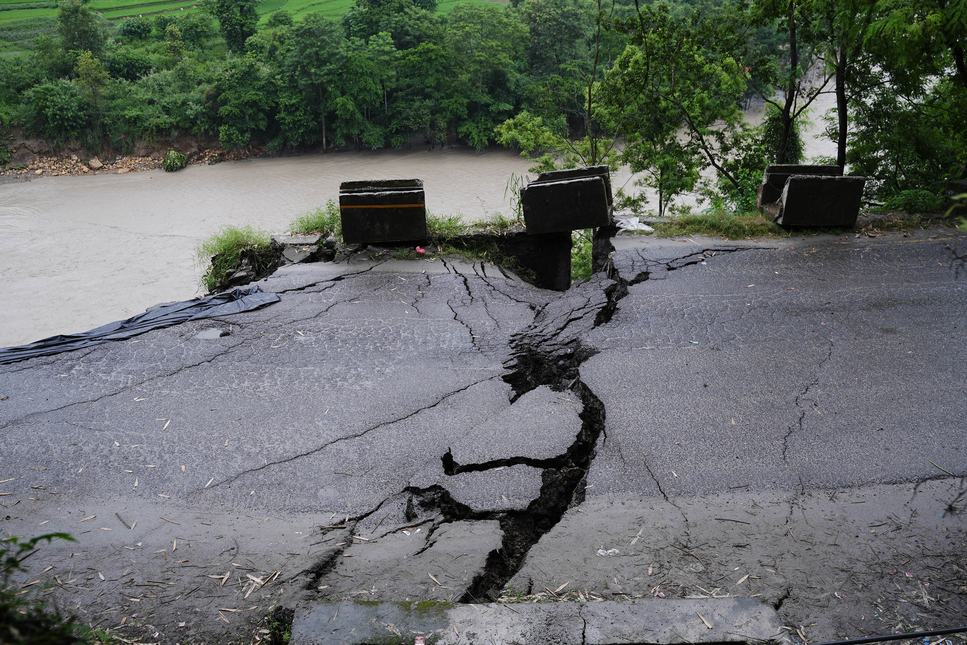 Krishna-bhir-Landslide-_-1709-1788403916.jpg