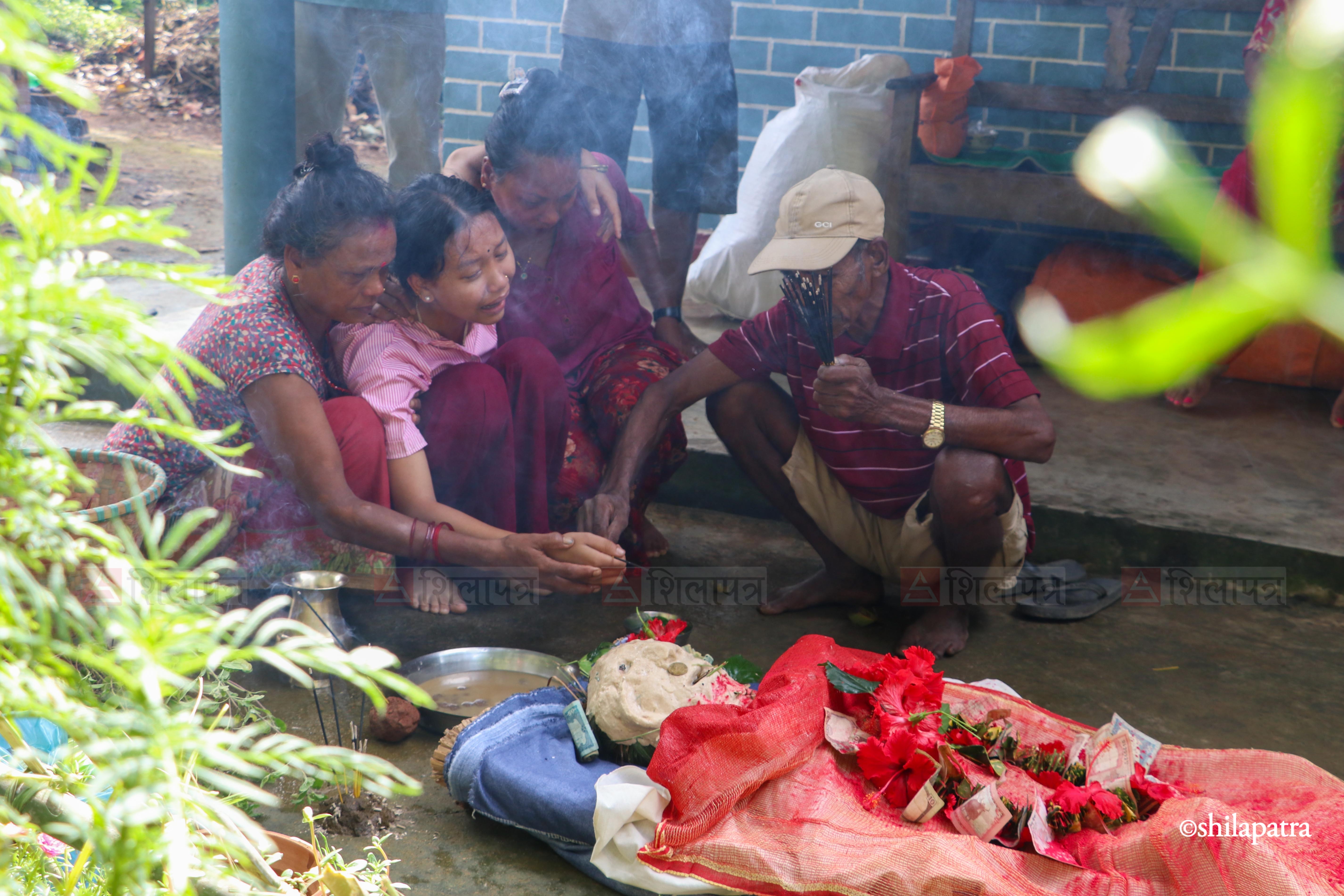 Kusha-ko-shab-Funeral_-490-1789725530.jpg