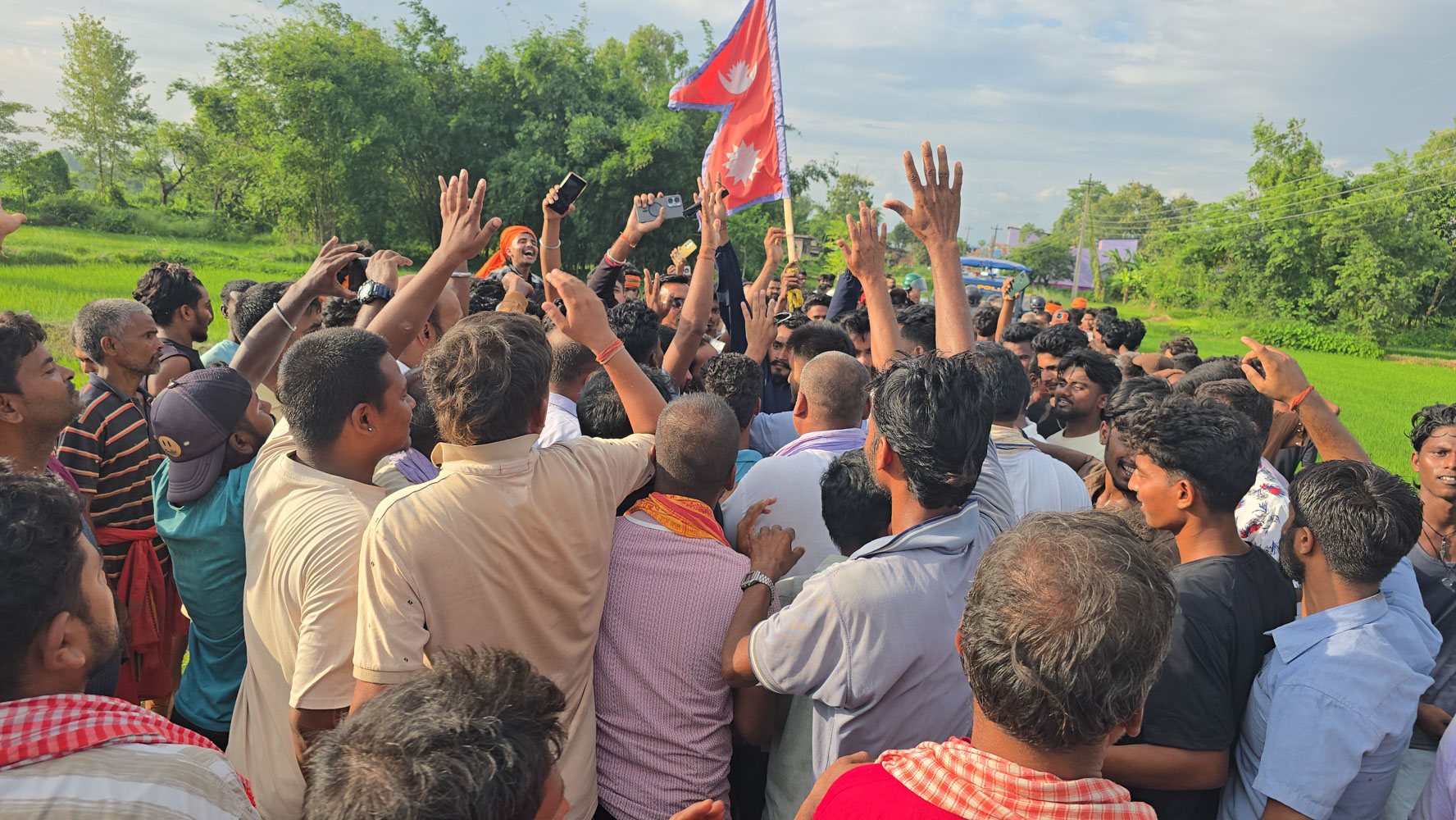 Local-And-Prasasan_NPL-1785498650.JPG