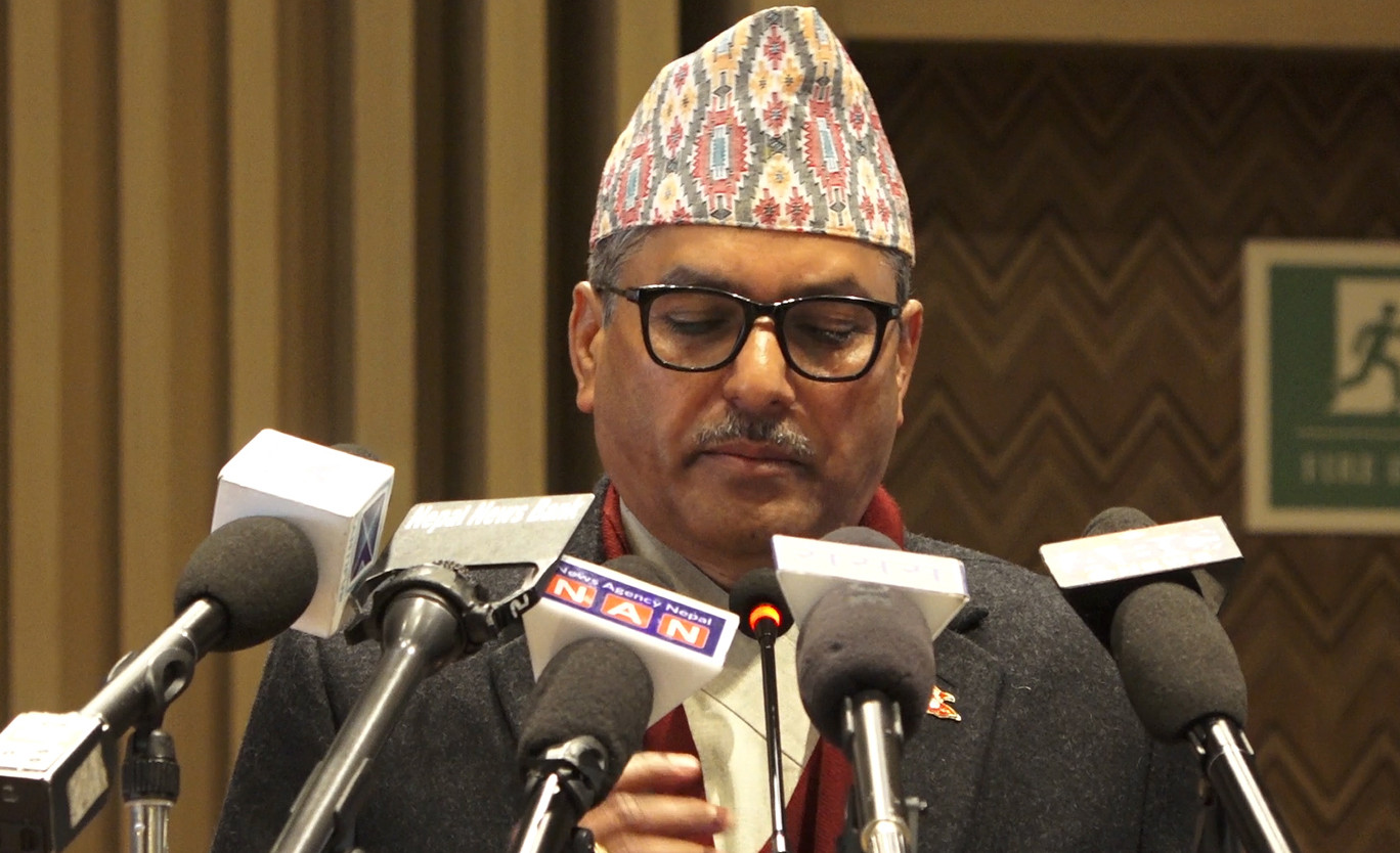 बैंकले नियमविपरीत ब्याज लिएको भए उजुरी गर्नुस्, राष्ट्र बैंकले फिर्ता गराउँछः गभर्नर अधिकारी