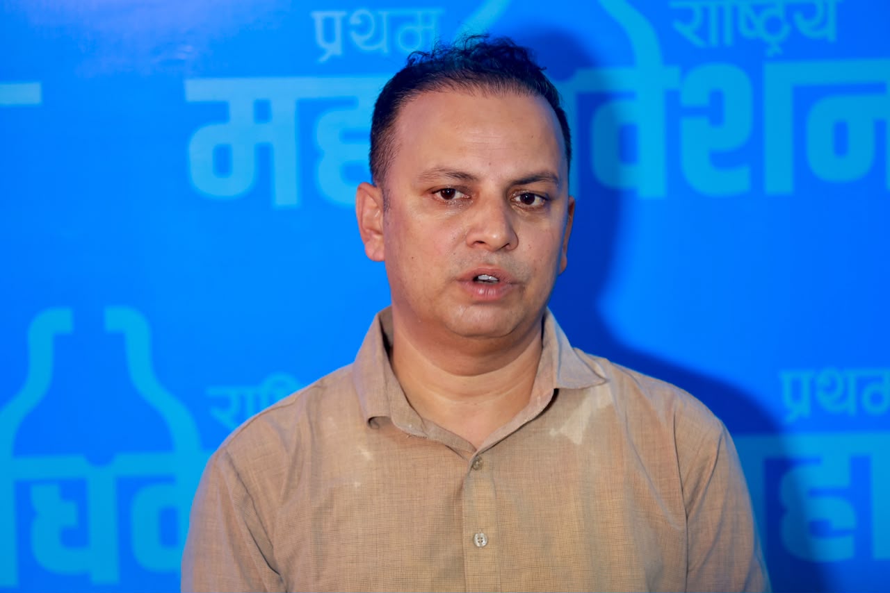मनिष झालाई प्रश्न– रवि लामिछानेविरुद्ध उम्मेदवारी दिन नपाइने हो ?