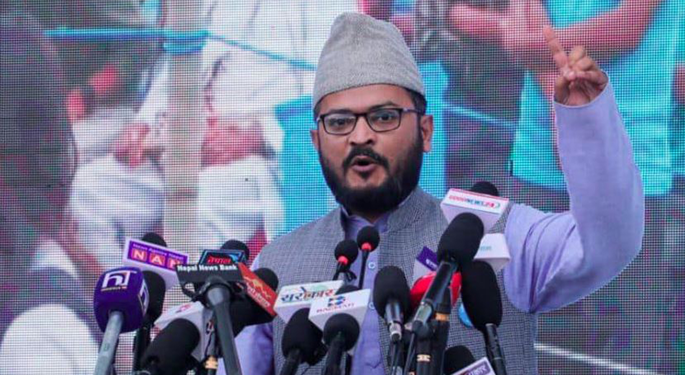 रास्वपा महामन्त्री मुकुल ढकालको पछाडि को छ ?