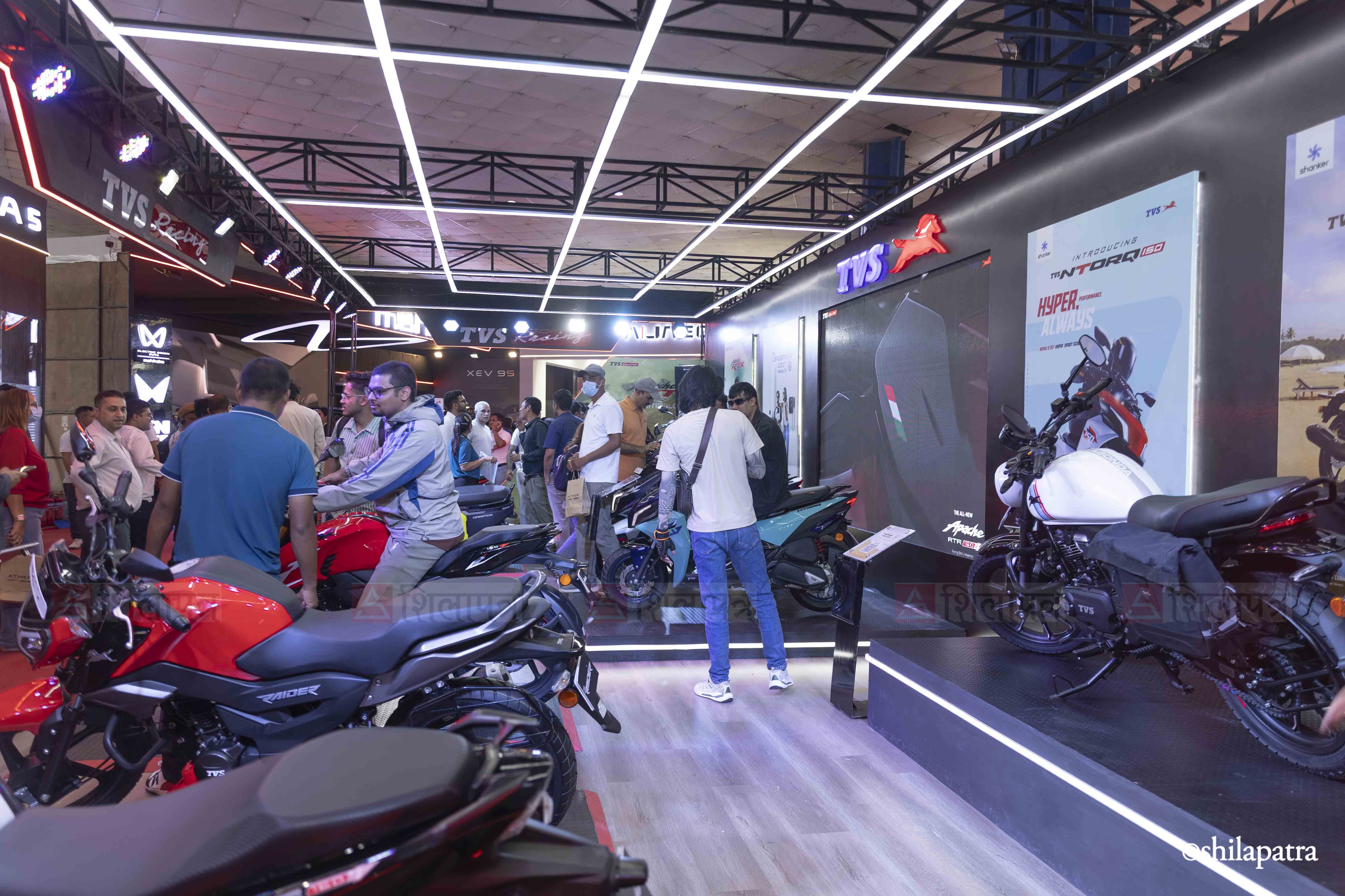 NAIMA_car_expo_crowd_NPL-(6)-1786532842.jpg