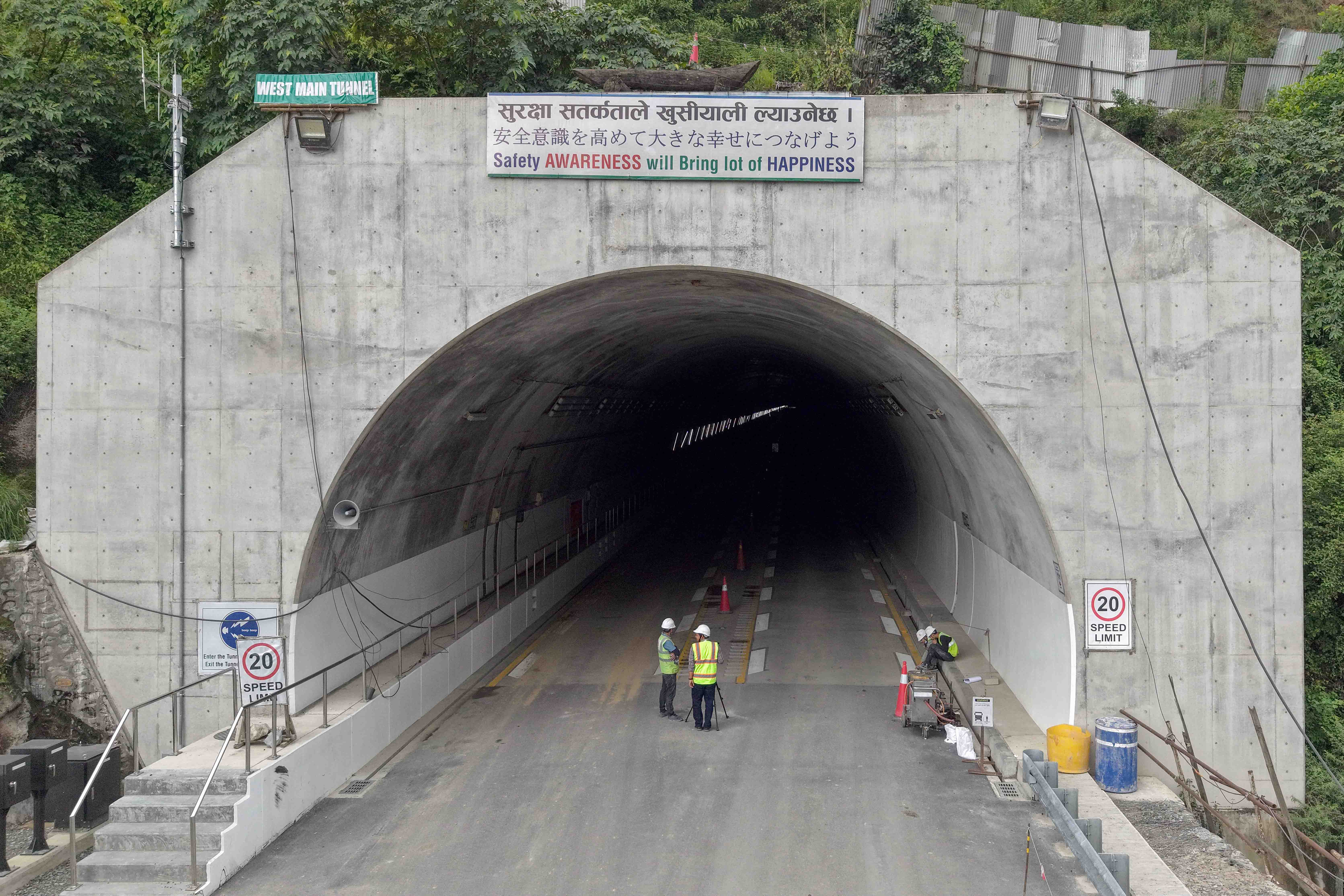 Naagdhunda-Tunnel_Photo_NPL_1421-1755319629.jpg