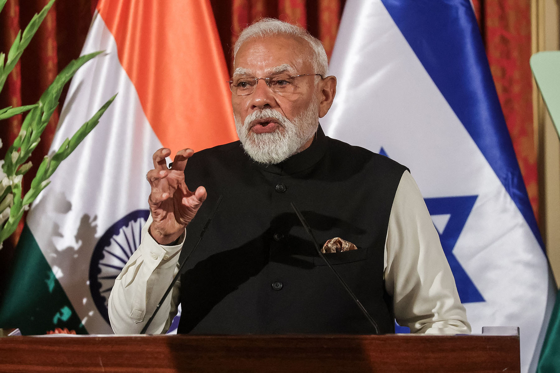 भारतका प्रधानमन्त्री मोदीले दिए नेपाललाई बधाई