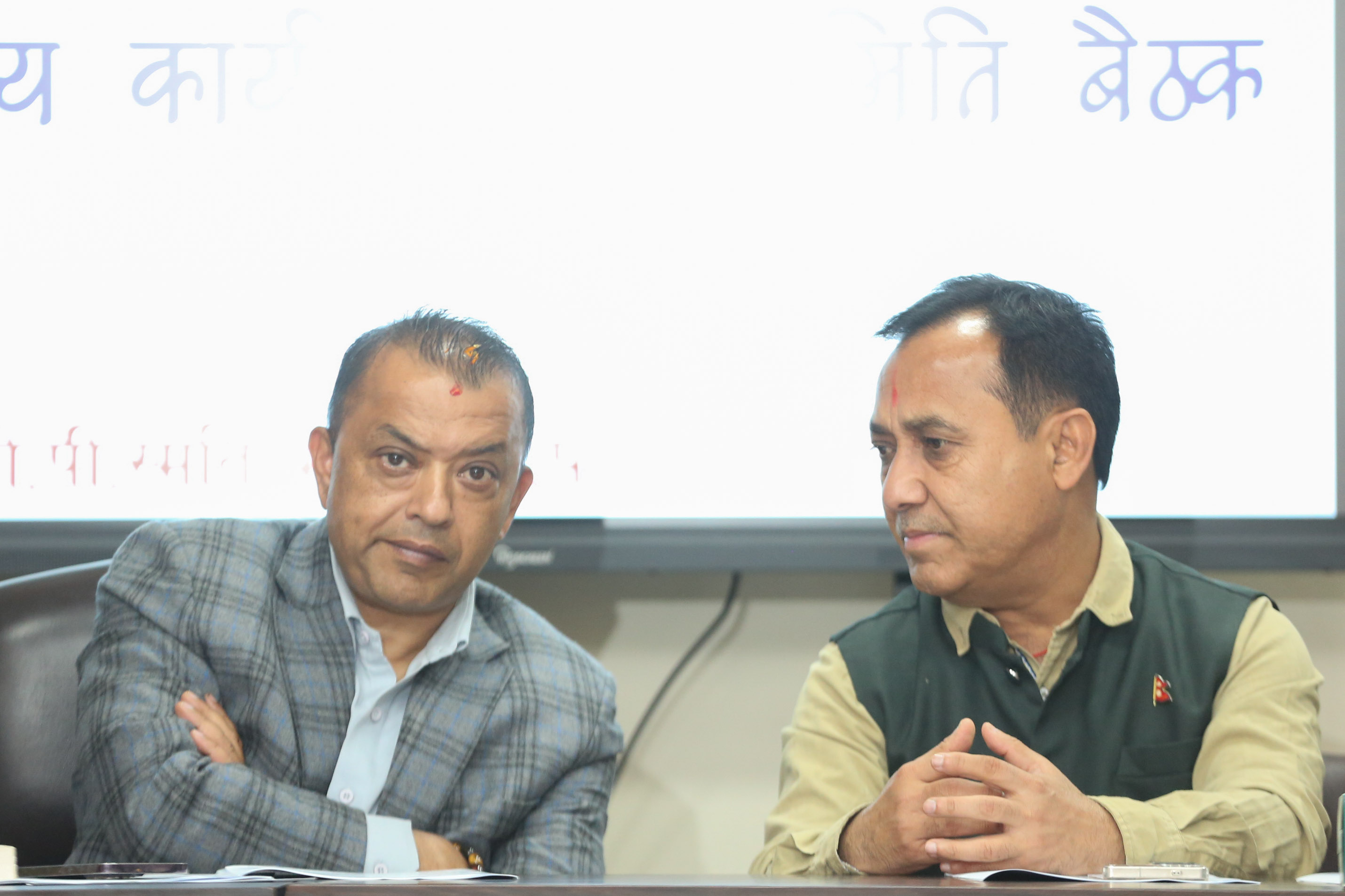 संसदीय दलको नेता छान्न किन अलमलमा छ कांग्रेस ?