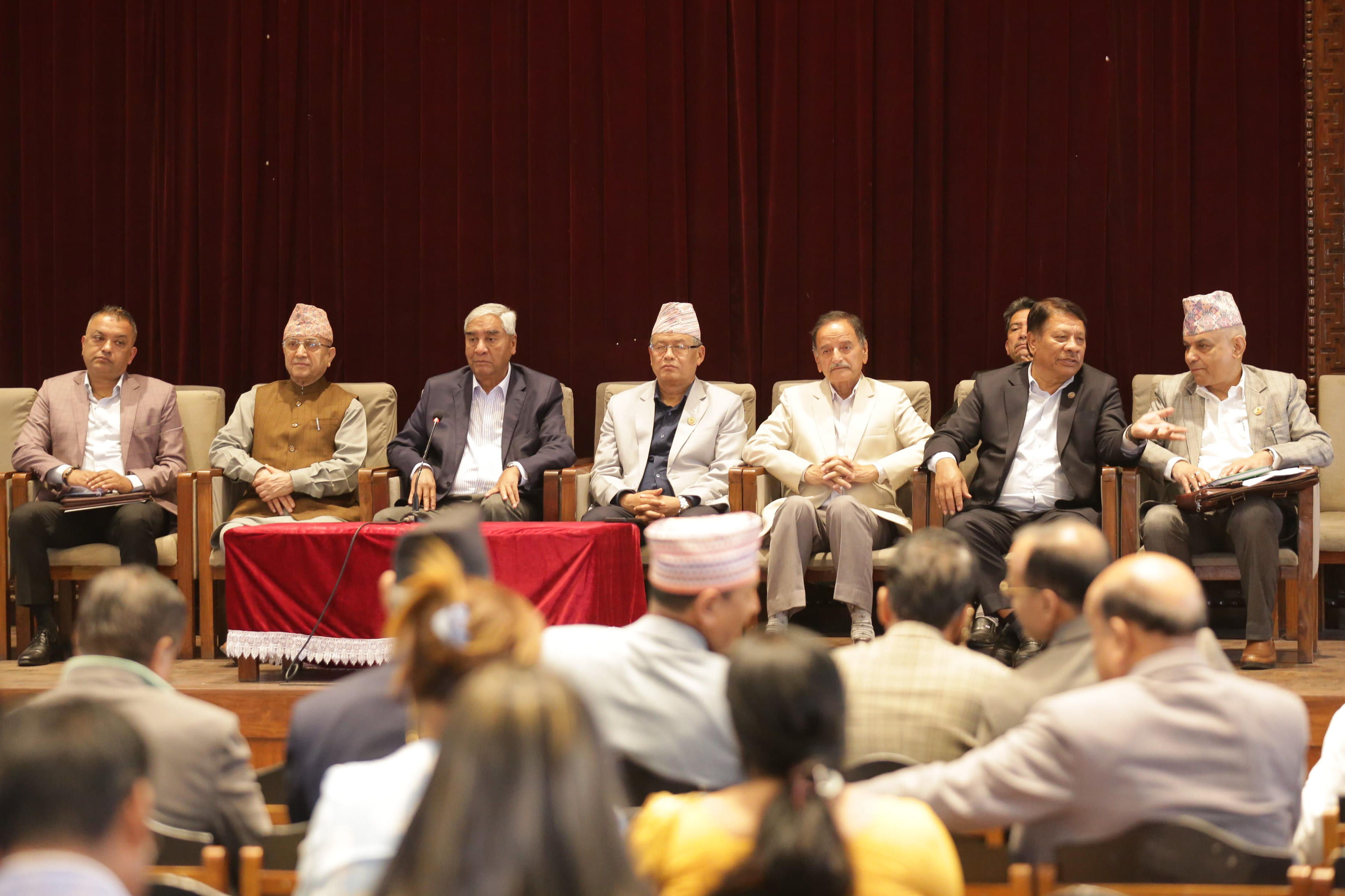 नीति तथा कार्यक्रमलाई कांग्रेसको रचनात्मक समर्थन
