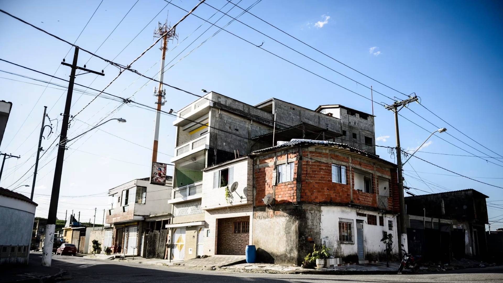 Neymar-Jr.&rsquo;s-childhood-neighbourhood-in-Brazil-1781089047.jpg