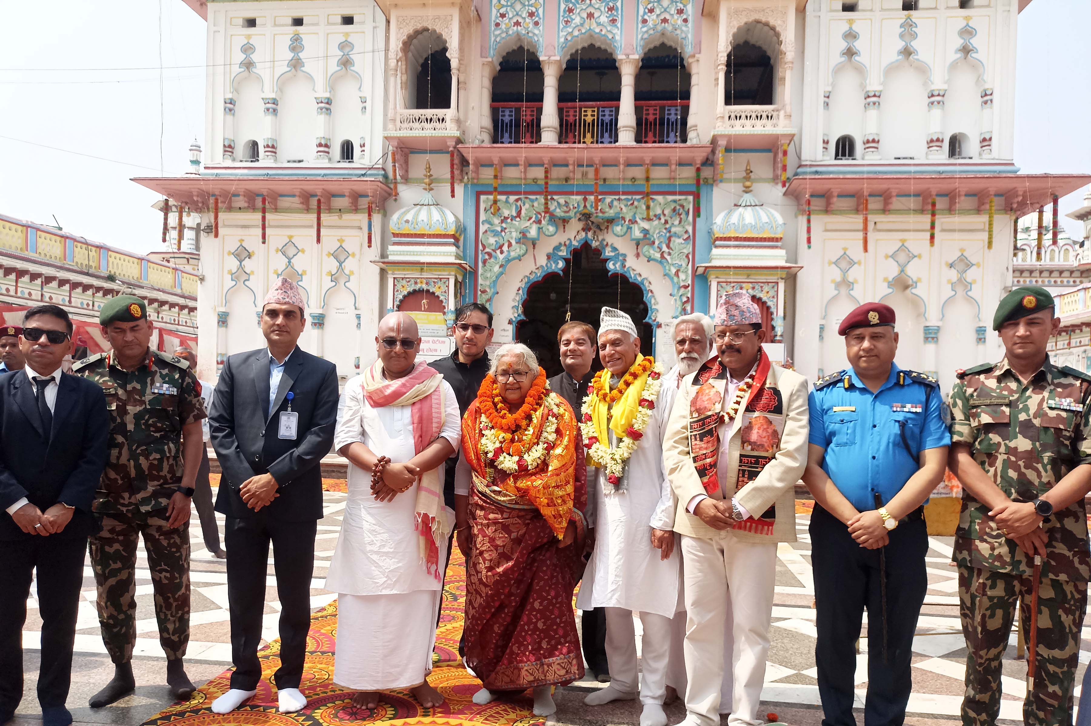 प्रधानमन्त्री कार्कीद्वारा जानकी मन्दिरमा दर्शन तथा पूजाआराधना