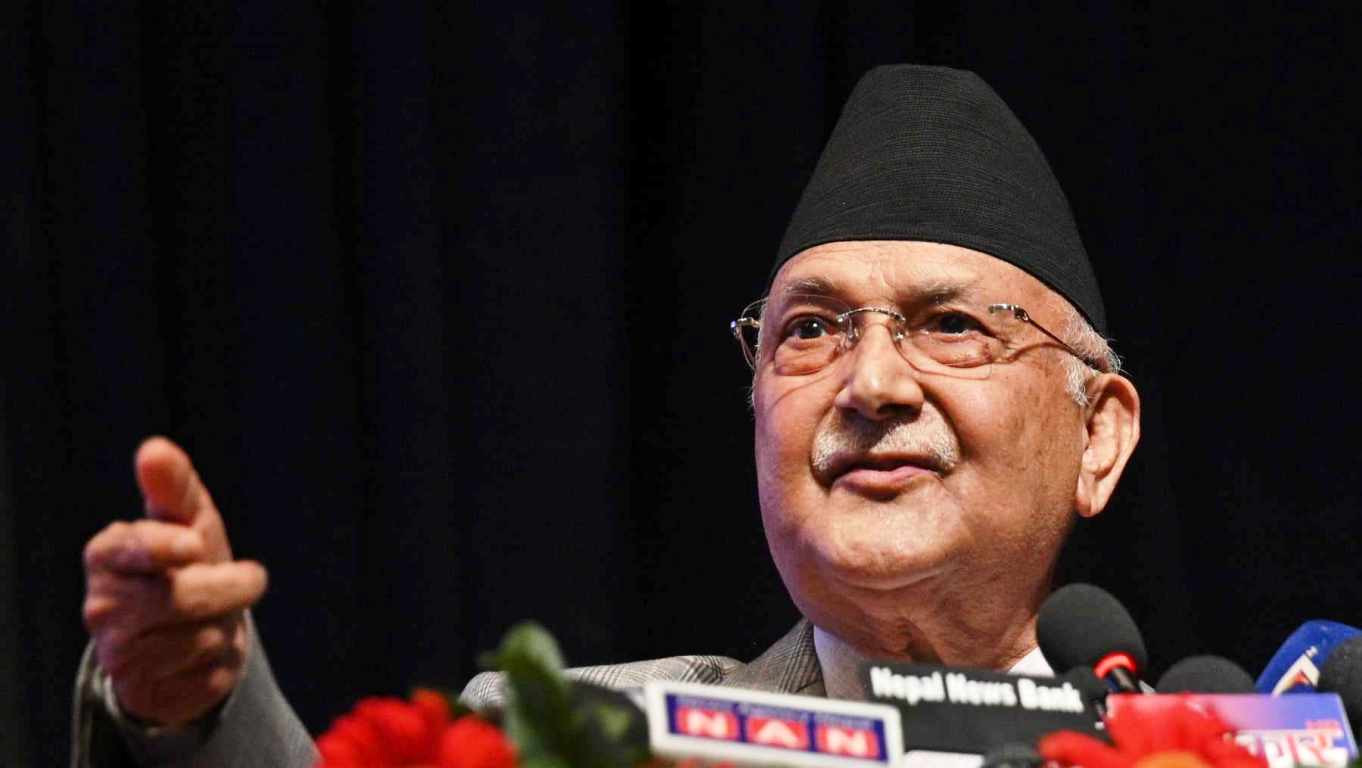 माधवप्रति ओलीको कटाक्ष– चुनावपछि टर्च बालेर खोज्दा एमाले भेटिँदैन भन्नेहरू टर्च बालेर मात्र भेटिन्छन्
