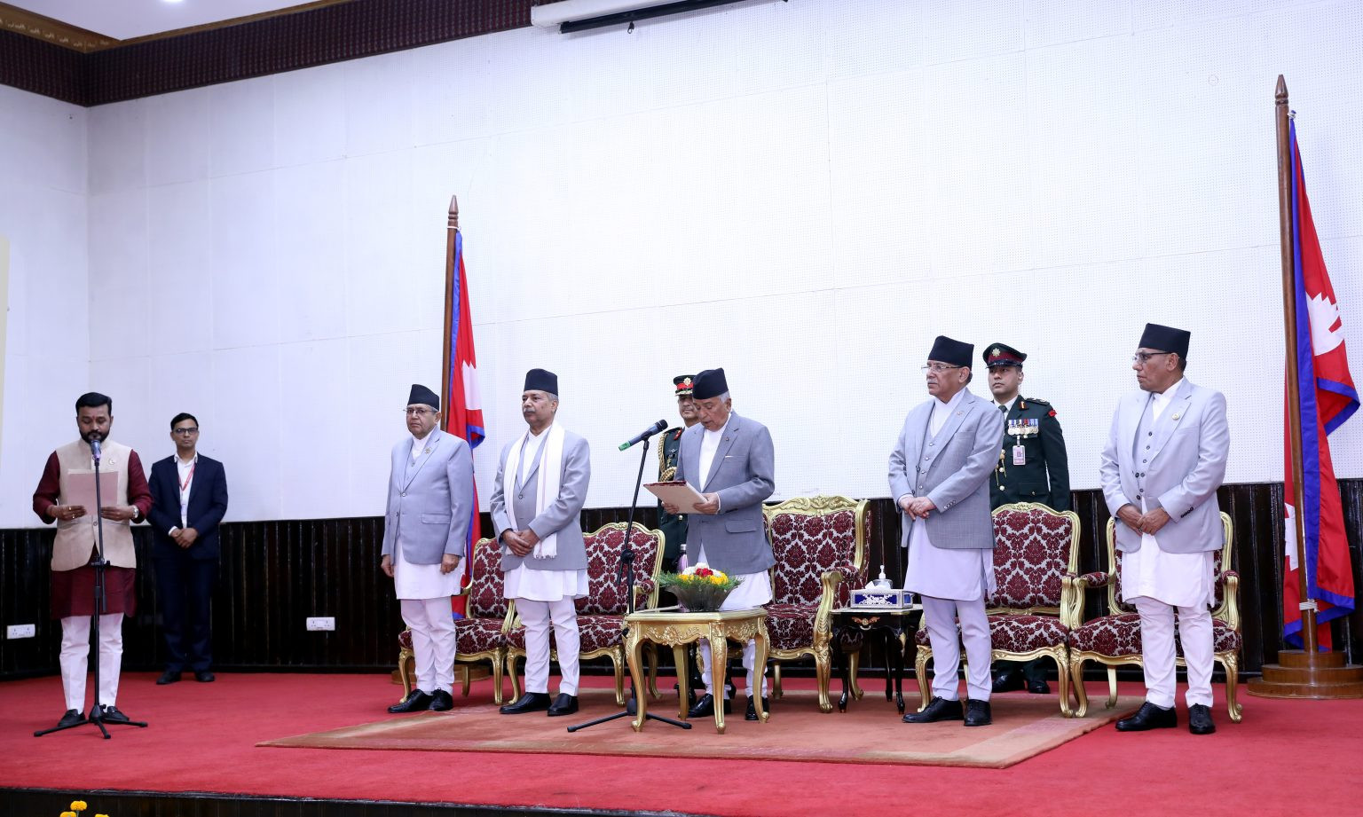 उपेन्द्र ‘आउट’ भएपछि अशोक 'इन’, प्रचण्ड सरकारमा दुई मन्त्री थपिए