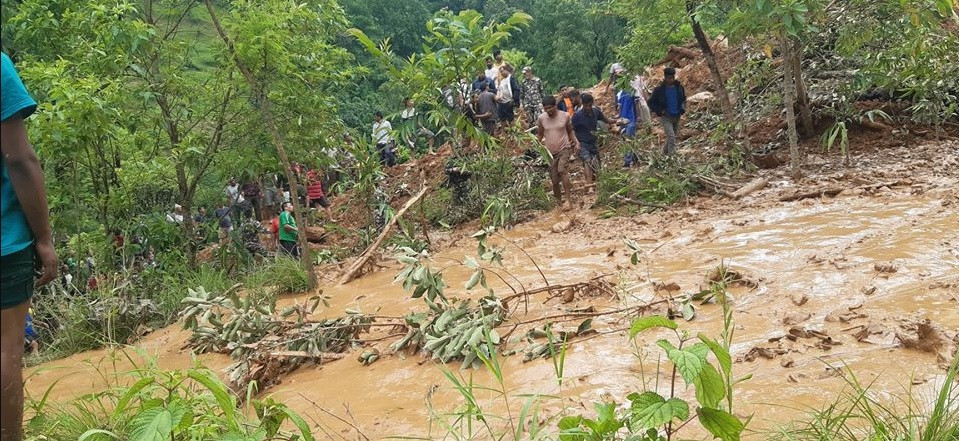 वालिङ पहिरो अपडेटः एकै परिवारका नौ जनाको मृत्यु