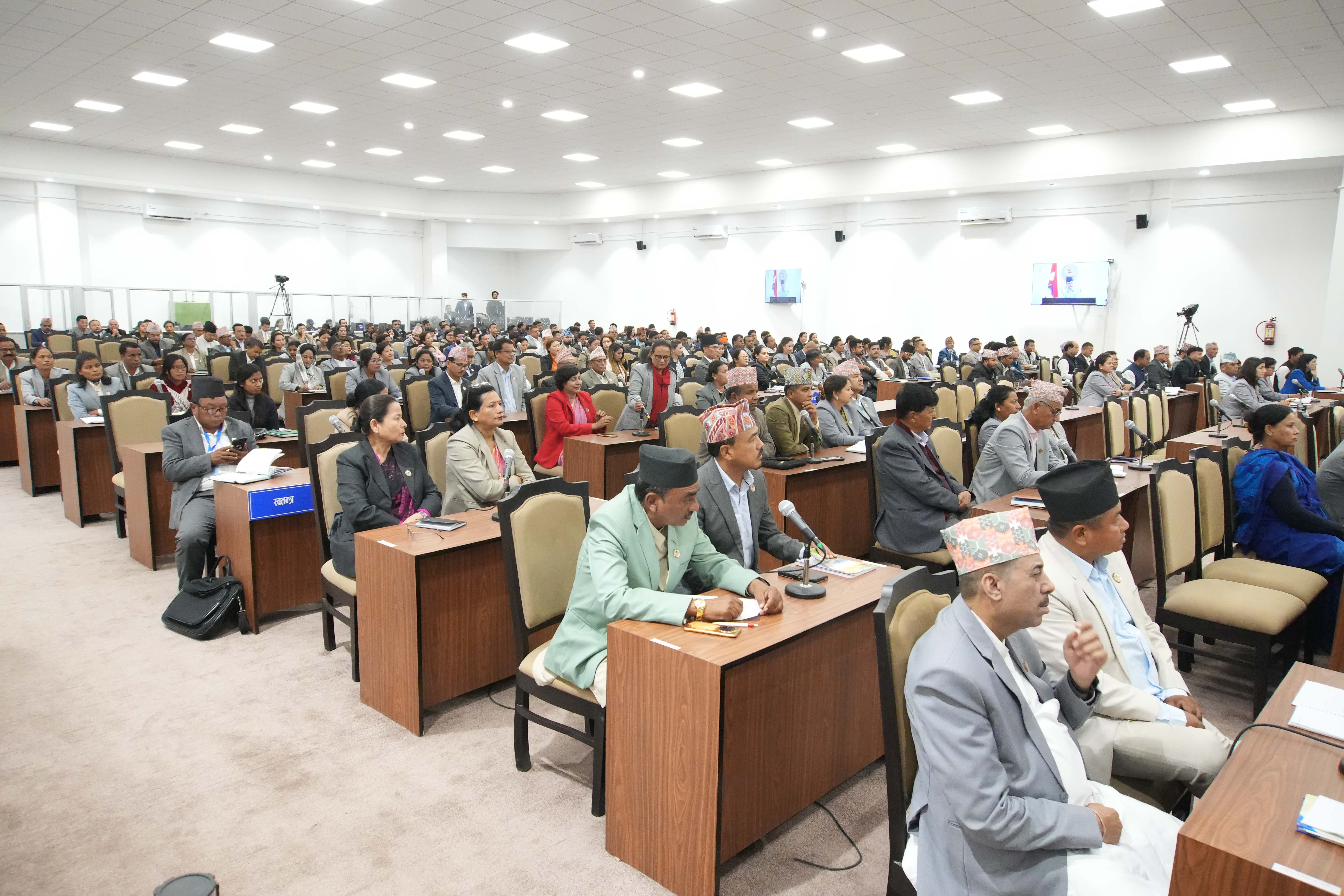 ओलीलाई रास्वपा सांसदले ‘अपराधी’को संज्ञा दिएपछि भिडे एमाले सांसद