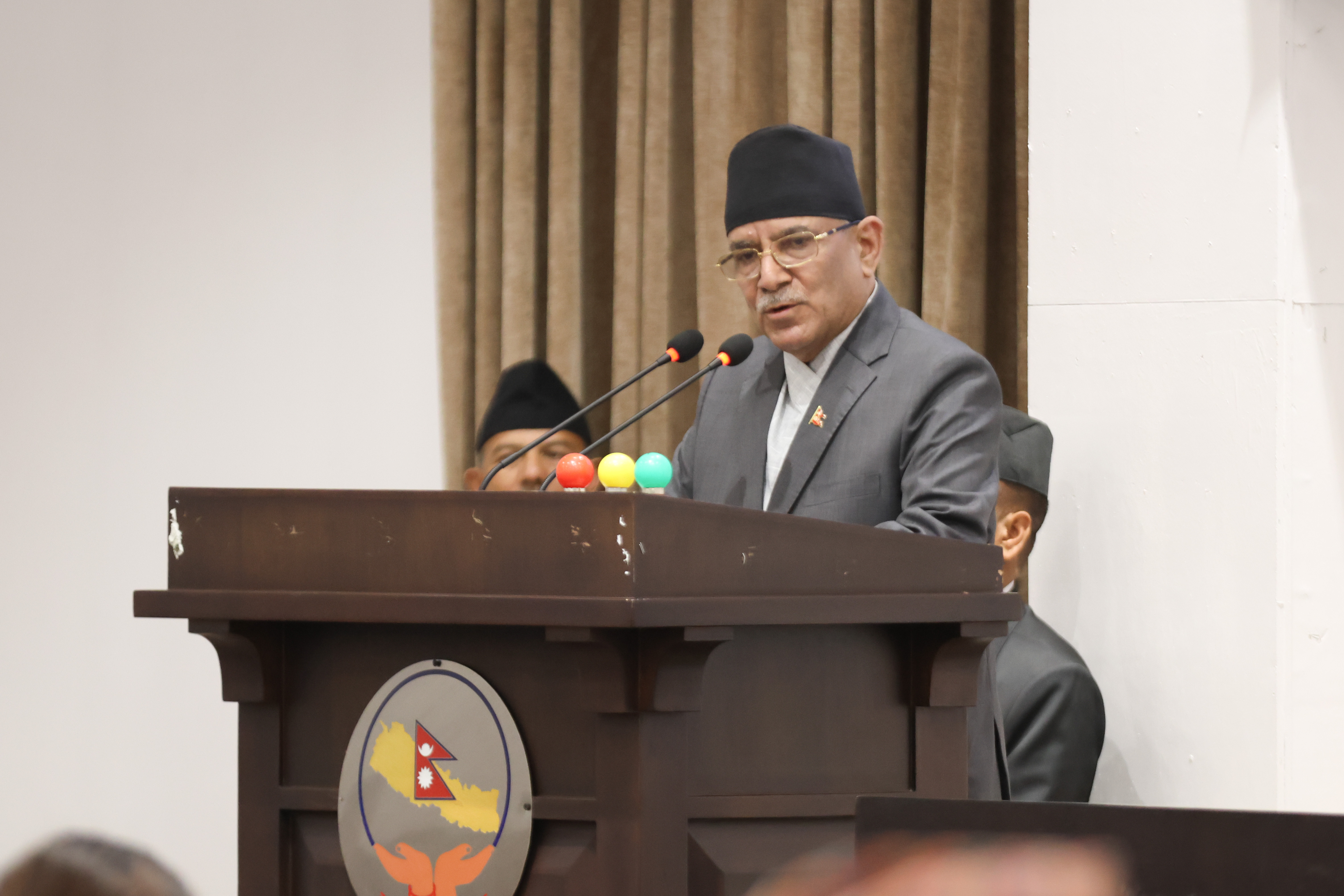 प्रचण्डले भने– यथास्थितिका नीति तथा कार्यक्रमले न आर्थिक समृद्धि सम्भव छ न लगानीको वातावरण