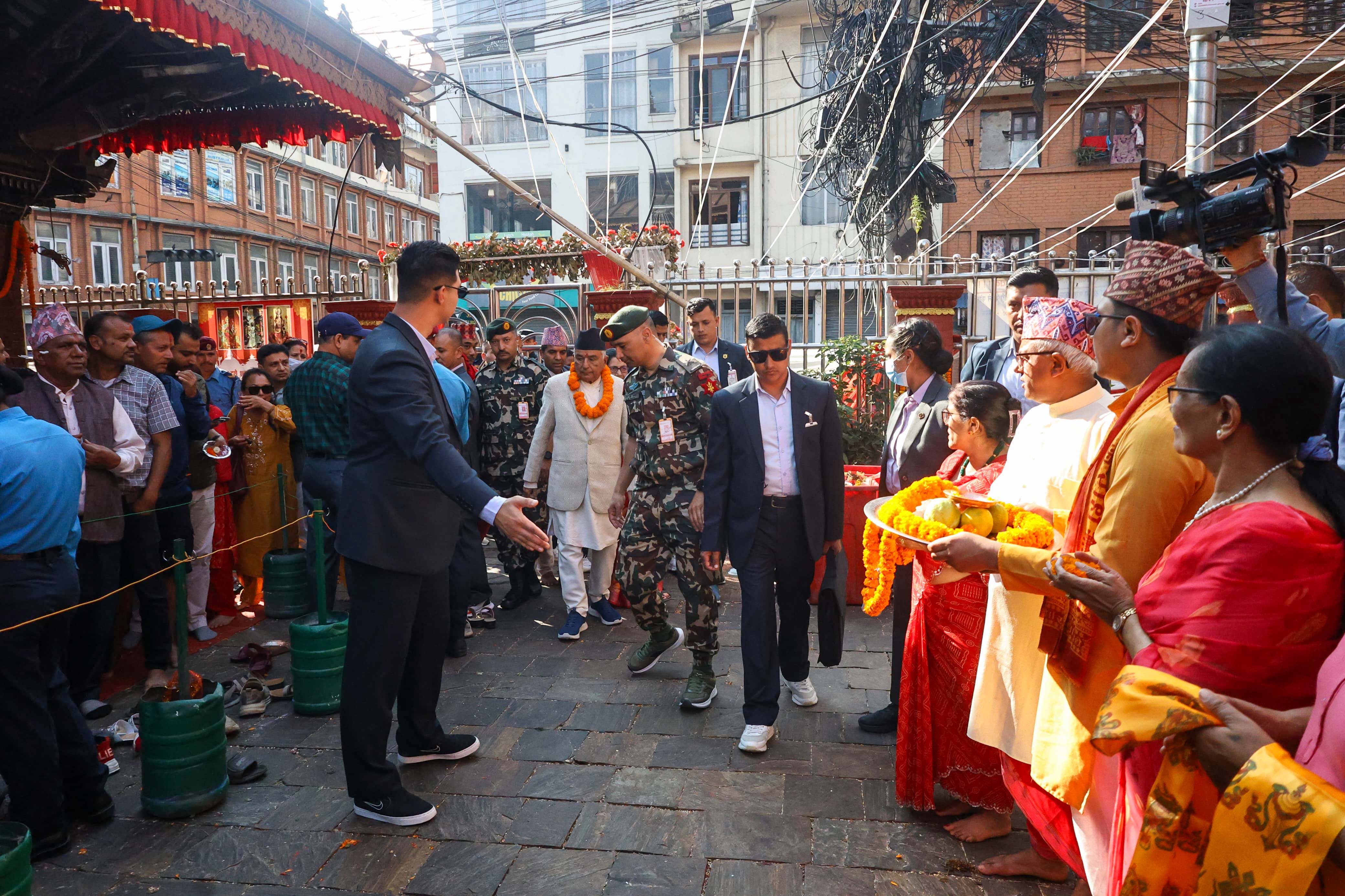 President-Ramchandra-Poudel-Naxal-Bhagwati-Mandir_NPL-10-1792403290.JPG