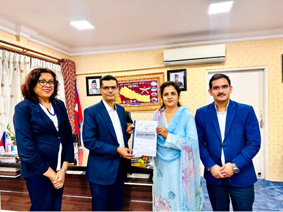 हेटौंडा कपडा उद्योग पुनः सञ्चालनको प्रतिवेदन हस्तान्तरण, दुई महिनाभित्र सेनाले परीक्षण उत्पादन गर्ने
