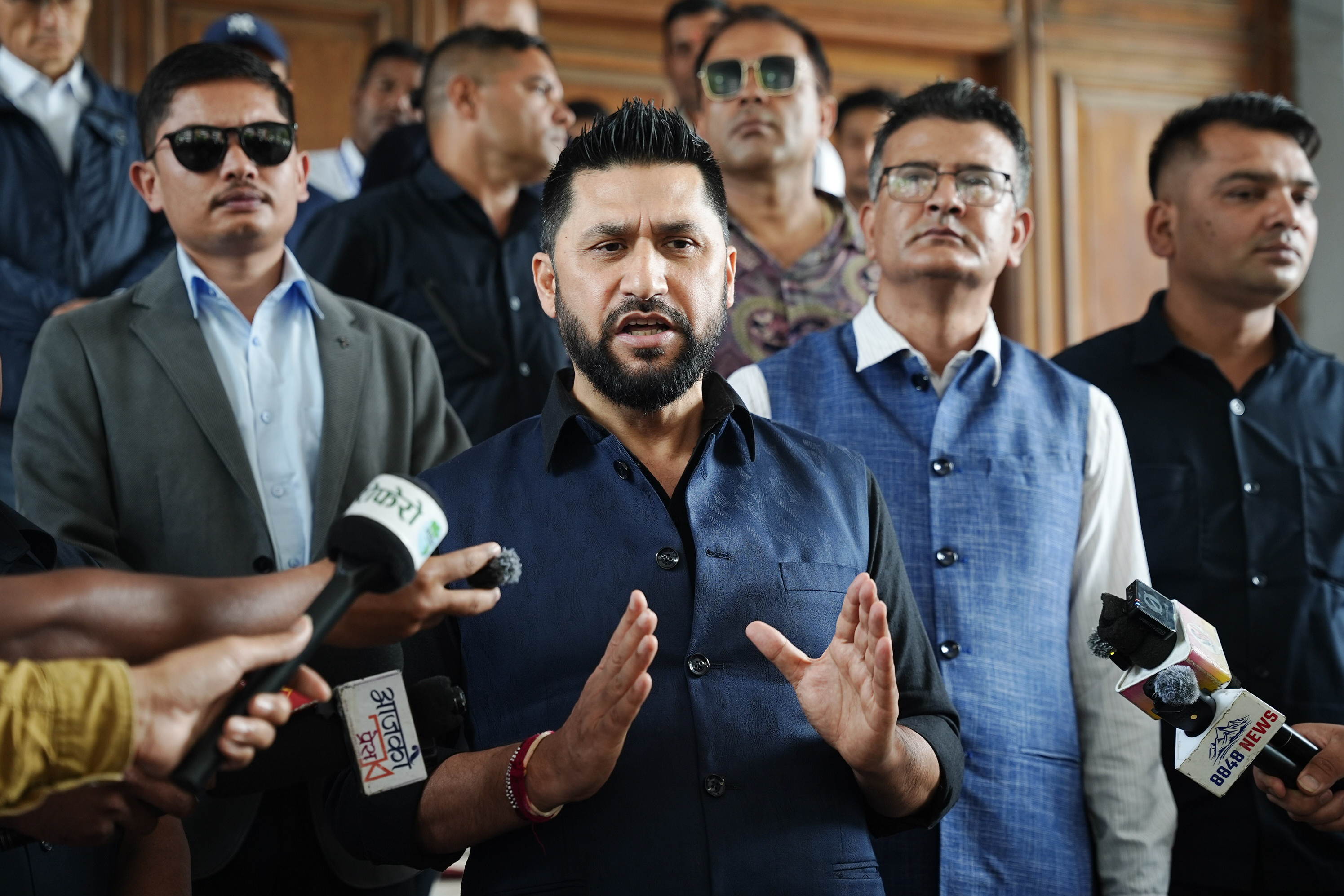 राजनीतिक रूपमा लड्‌ने मैदान फरक भए समाजमा आक्रमण हुँदा सबै दल एकठाउँमा उभिनुपर्छ : लामिछाने
