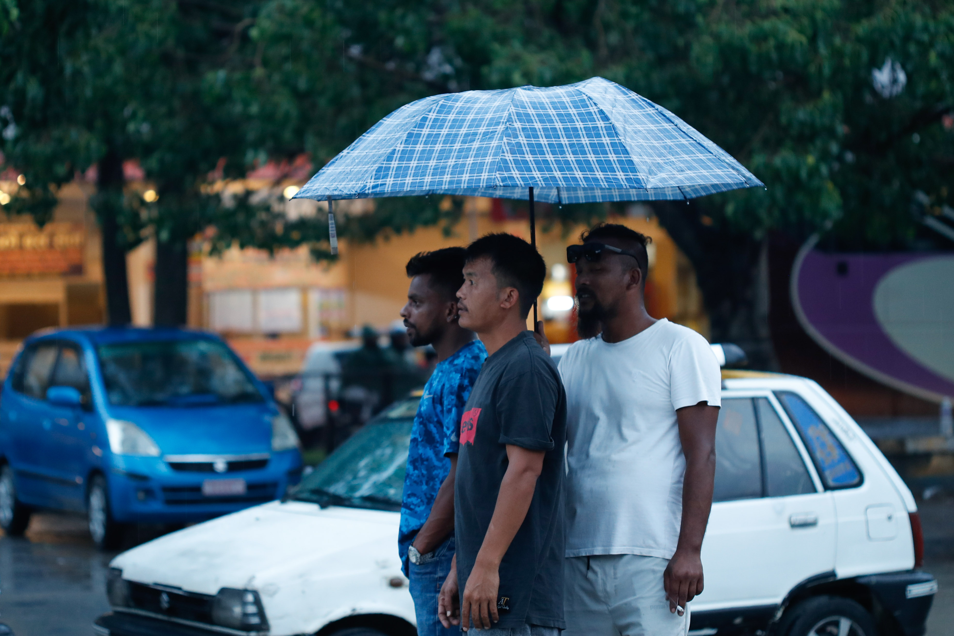 Raining_-407-1749562588.jpg