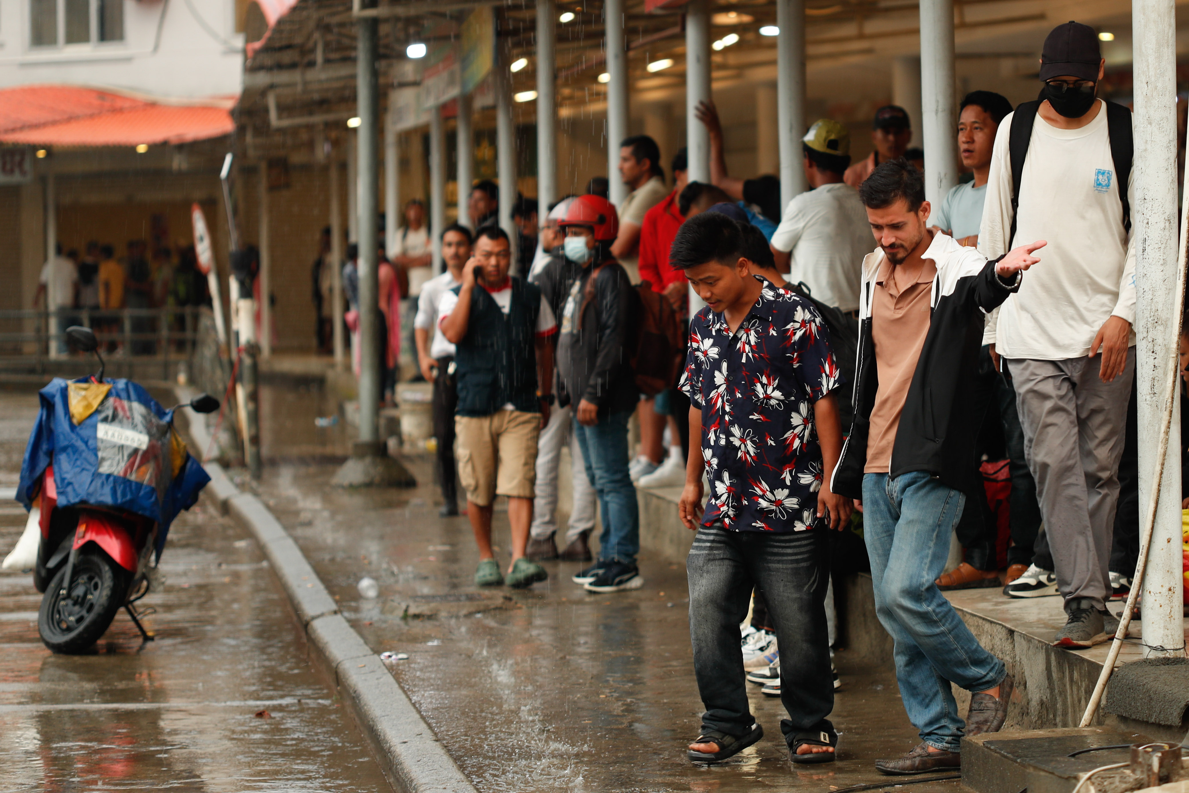 Raining_-410-1749562595.jpg