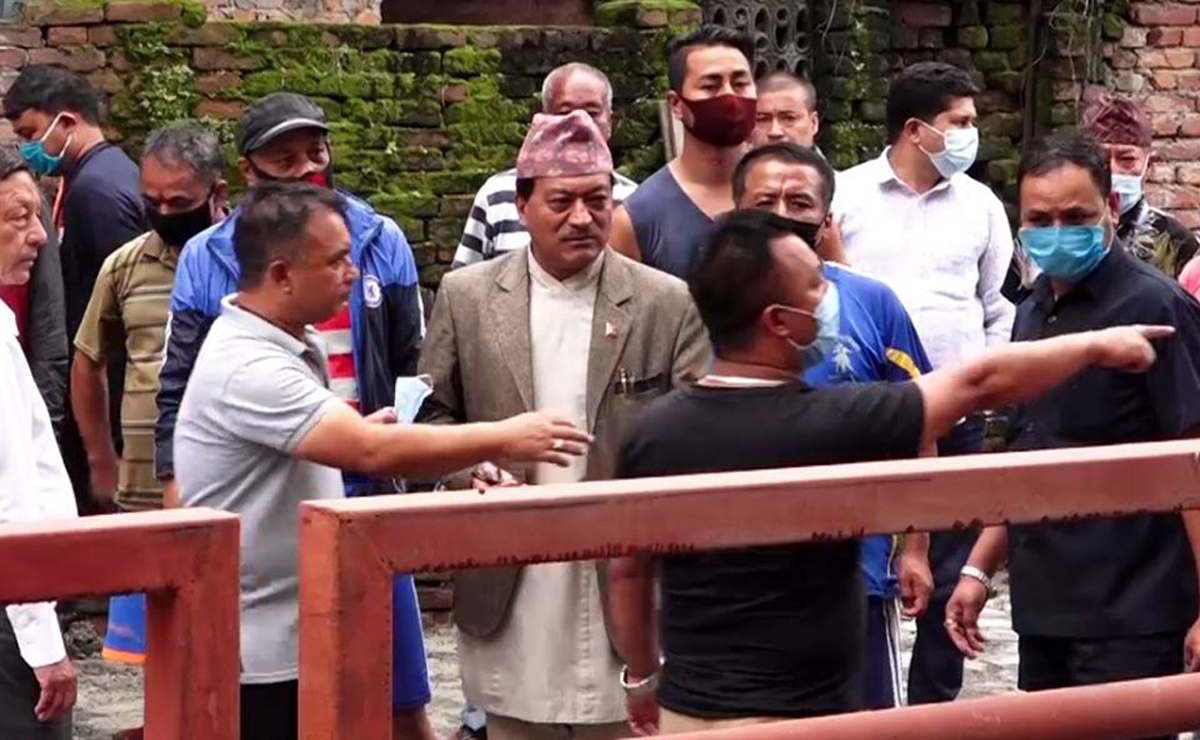 मन्त्री मानन्धरको योजनाः टुकुचाको दायाँ बायाँ सडकसहितका संरचना