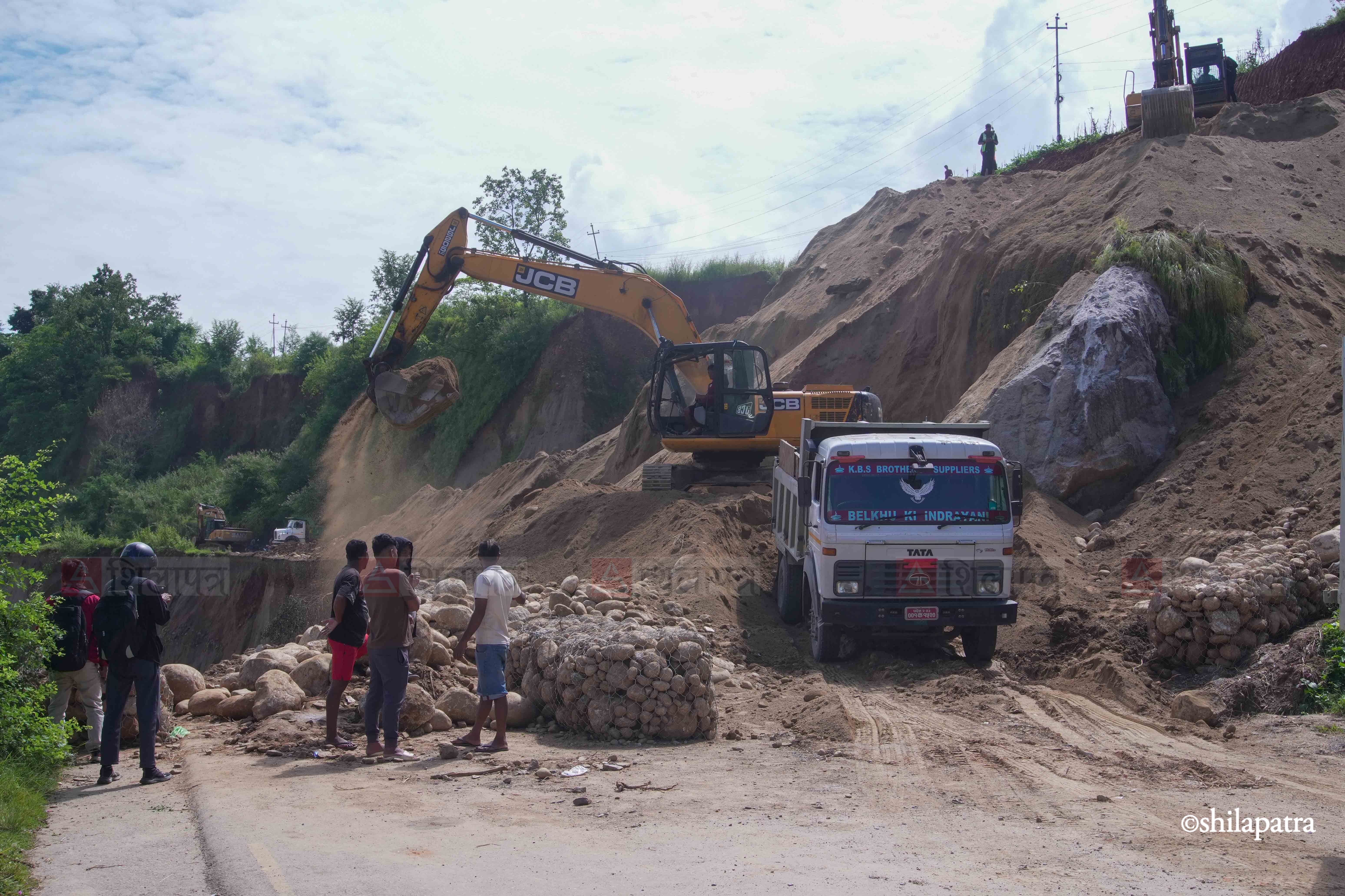 Ratmate-madavphat_Road-Construction-_-298-1789292064.jpg