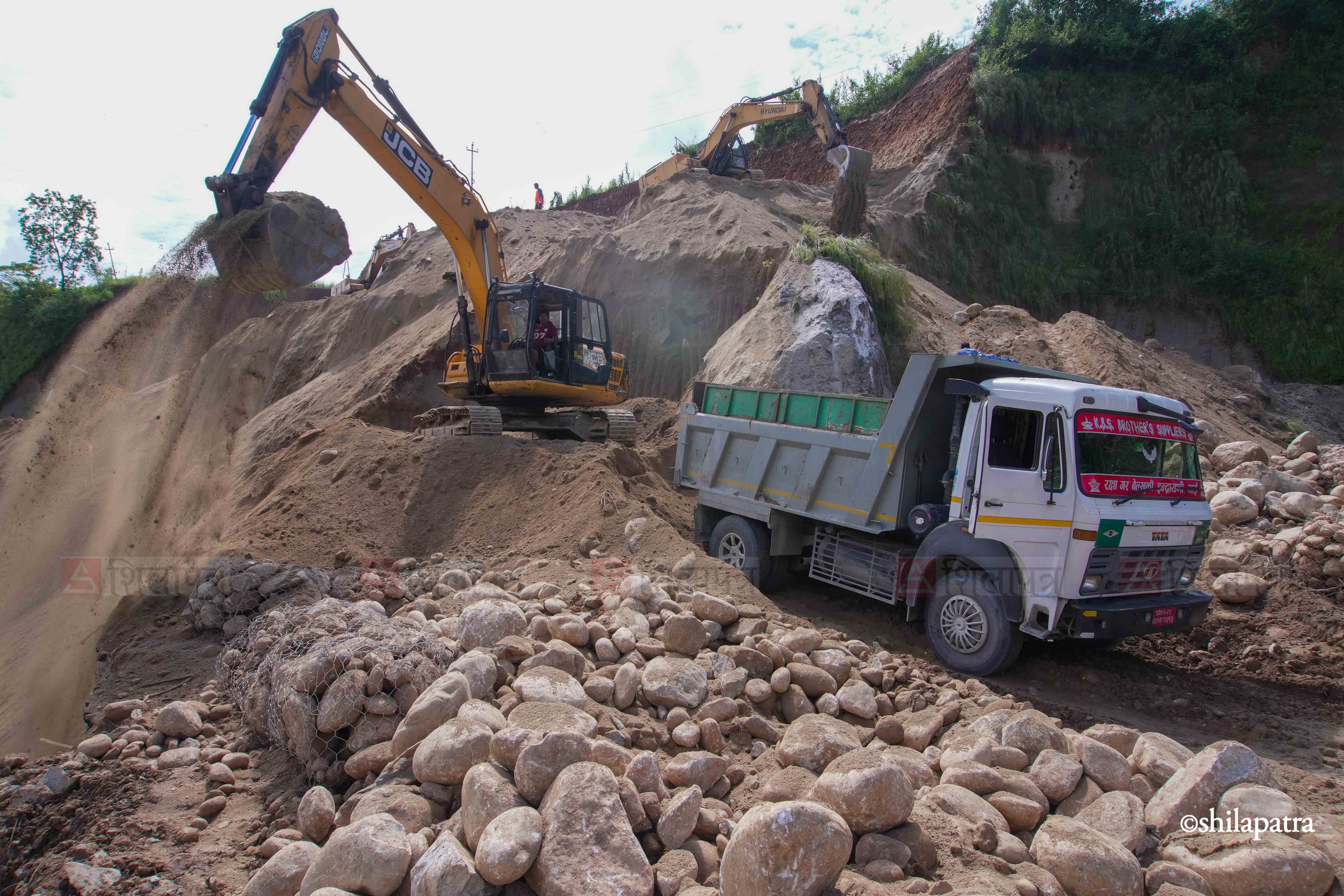 Ratmate-madavphat_Road-Construction-_-299-1789292067.jpg