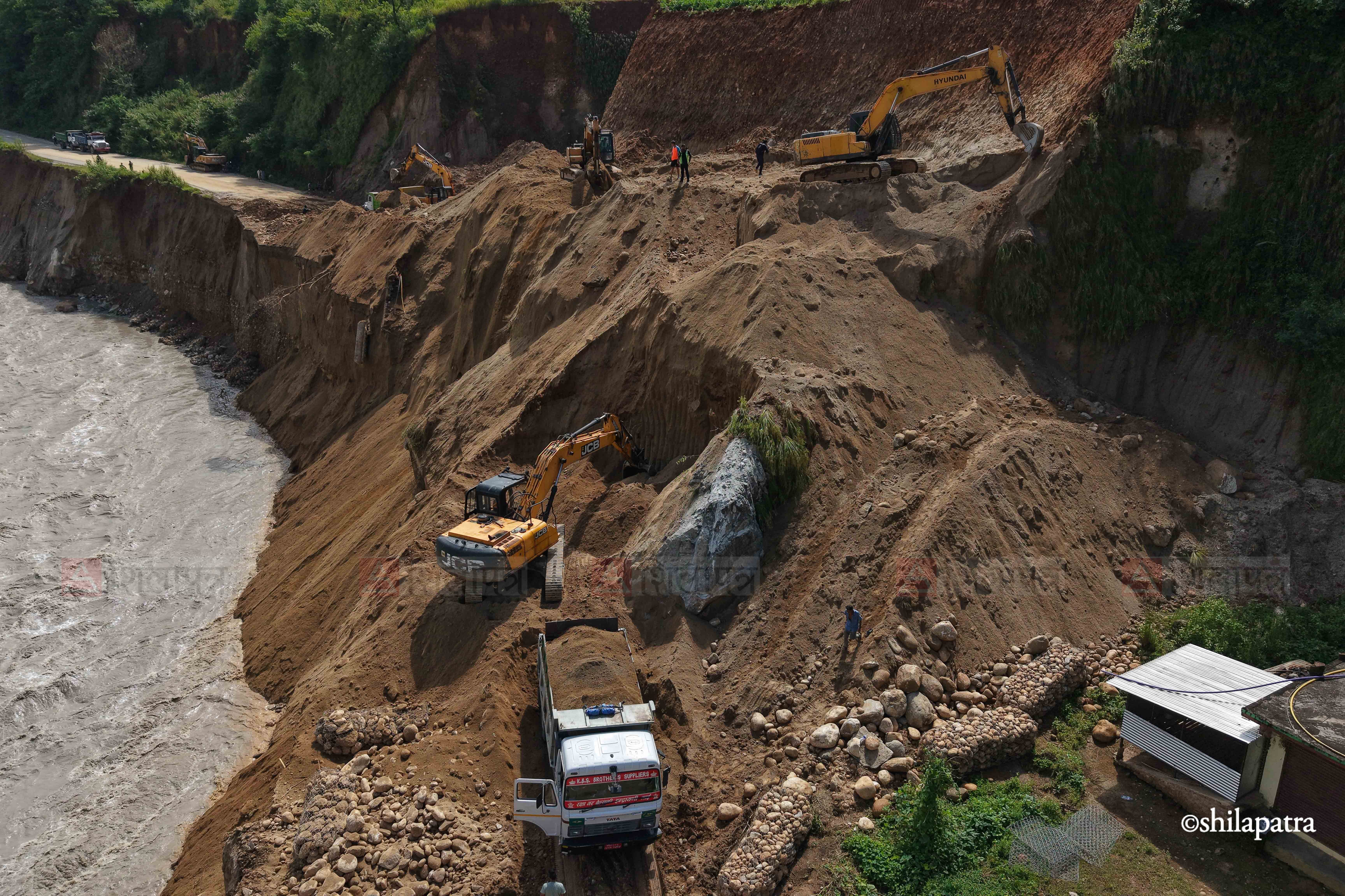Ratmate-madavphat_Road-Construction-_-300-1789292072.jpg