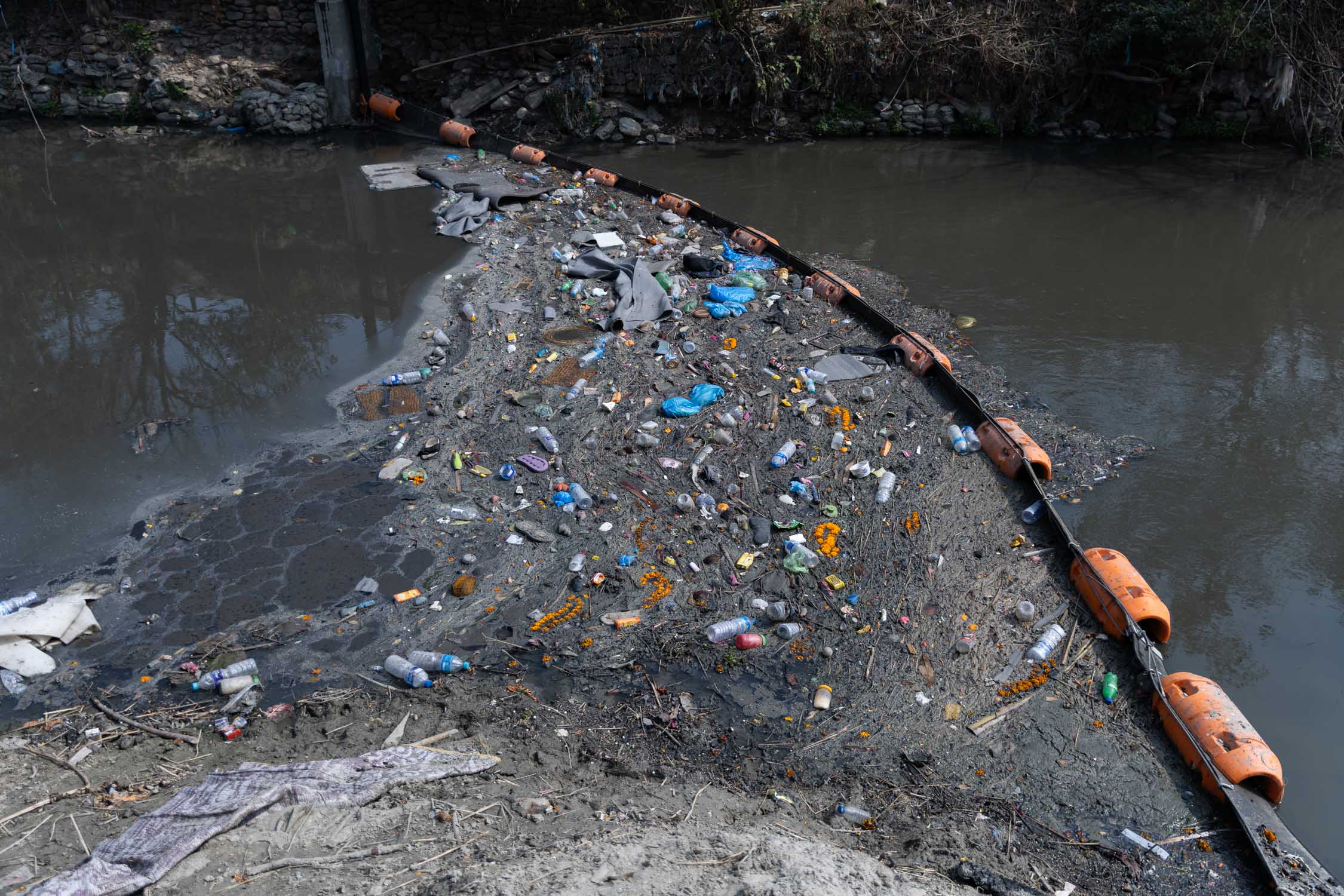 River-Trash-Barriers_Nepal-Photo-Library12-1771644407.jpg