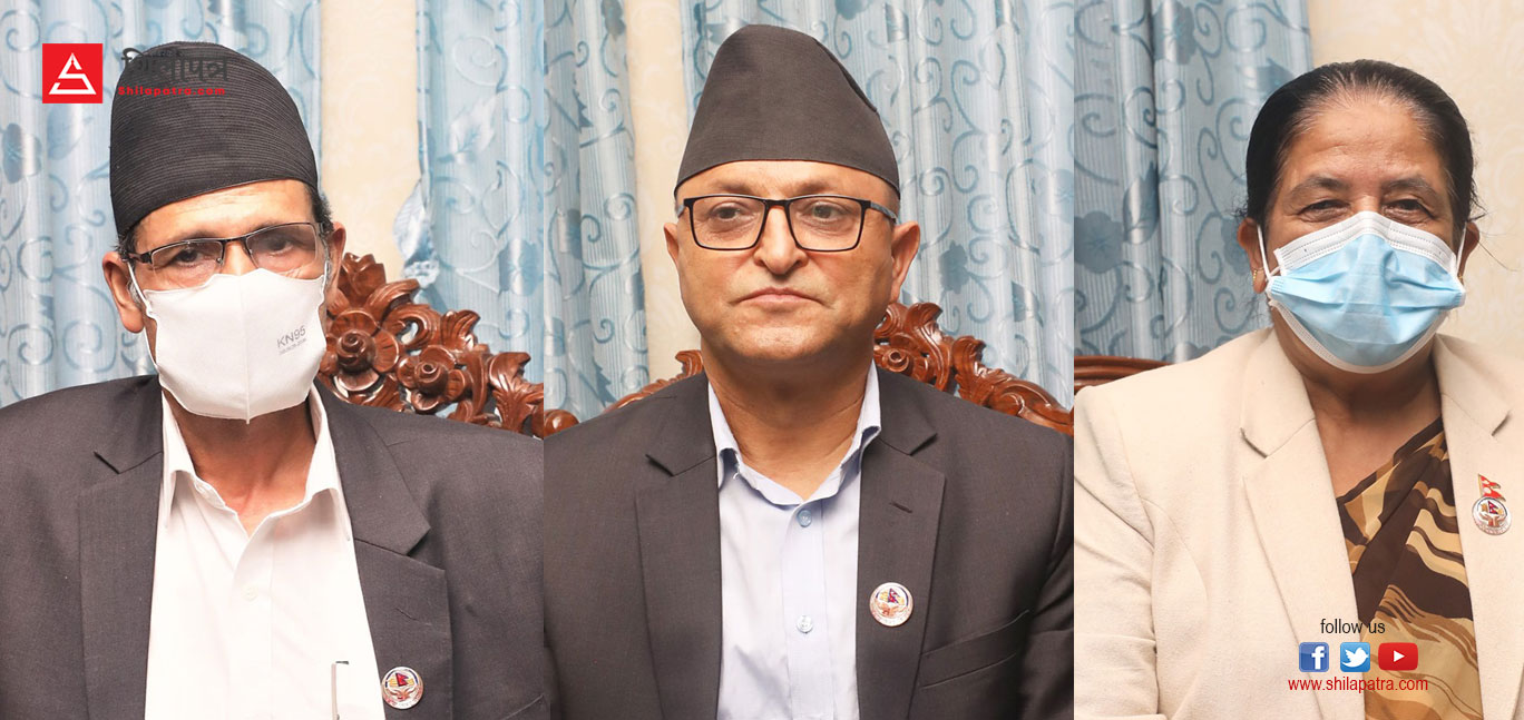 अद्यावधिक नक्सा अंकित लोगो संघीय संसदका पदाधिकारीलाई हस्तान्तरण 