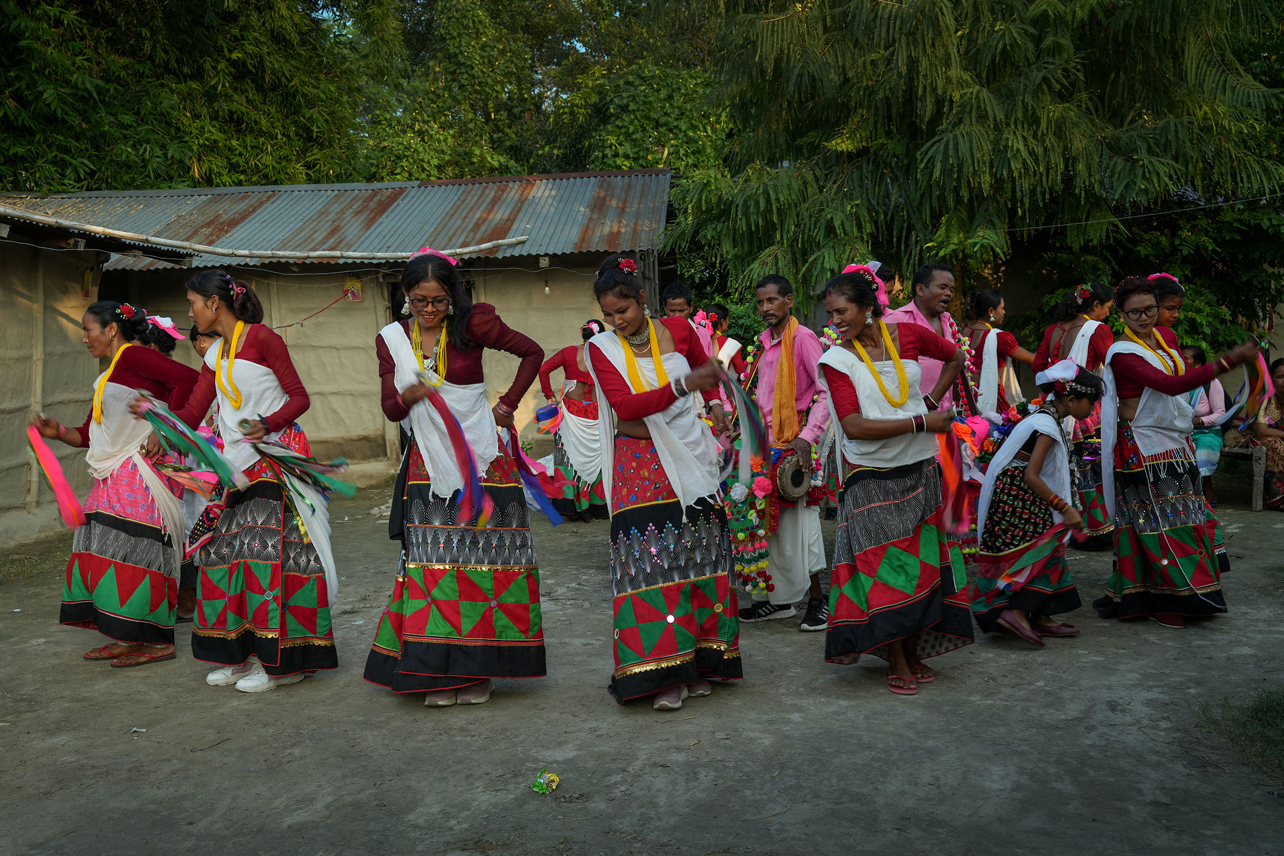 Sakhiya-Nach_Bardiya_NPL-(3)-1759477151.JPG