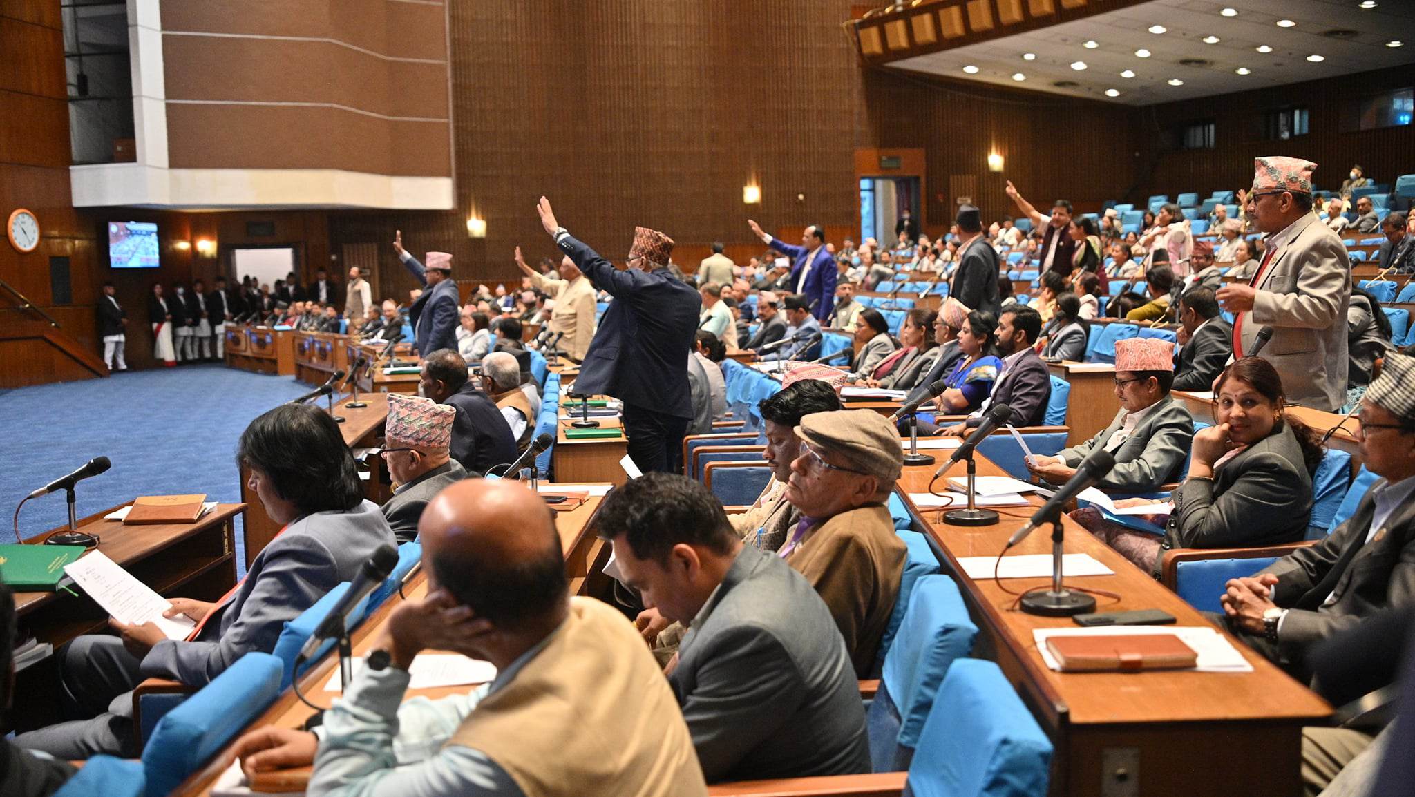 नक्कली भुटानी शरणार्थी प्रकरणले संसदमा हंगामा (भिडियाे)