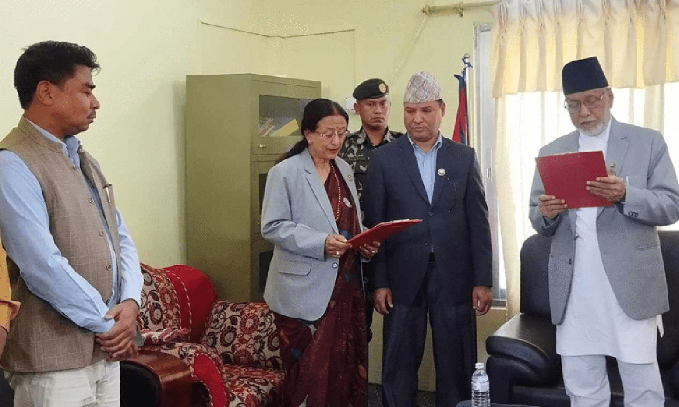सुदूरपश्चिममा नाउपाकी थापा कृषिमन्त्रीमा नियुक्त, लिइन् शपथ