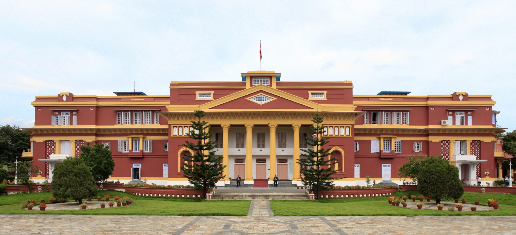 अध्यादेशमा राष्ट्रपतिलाई सुझाव दिन शीतलनिवास पुगे ८ कानुननविद्