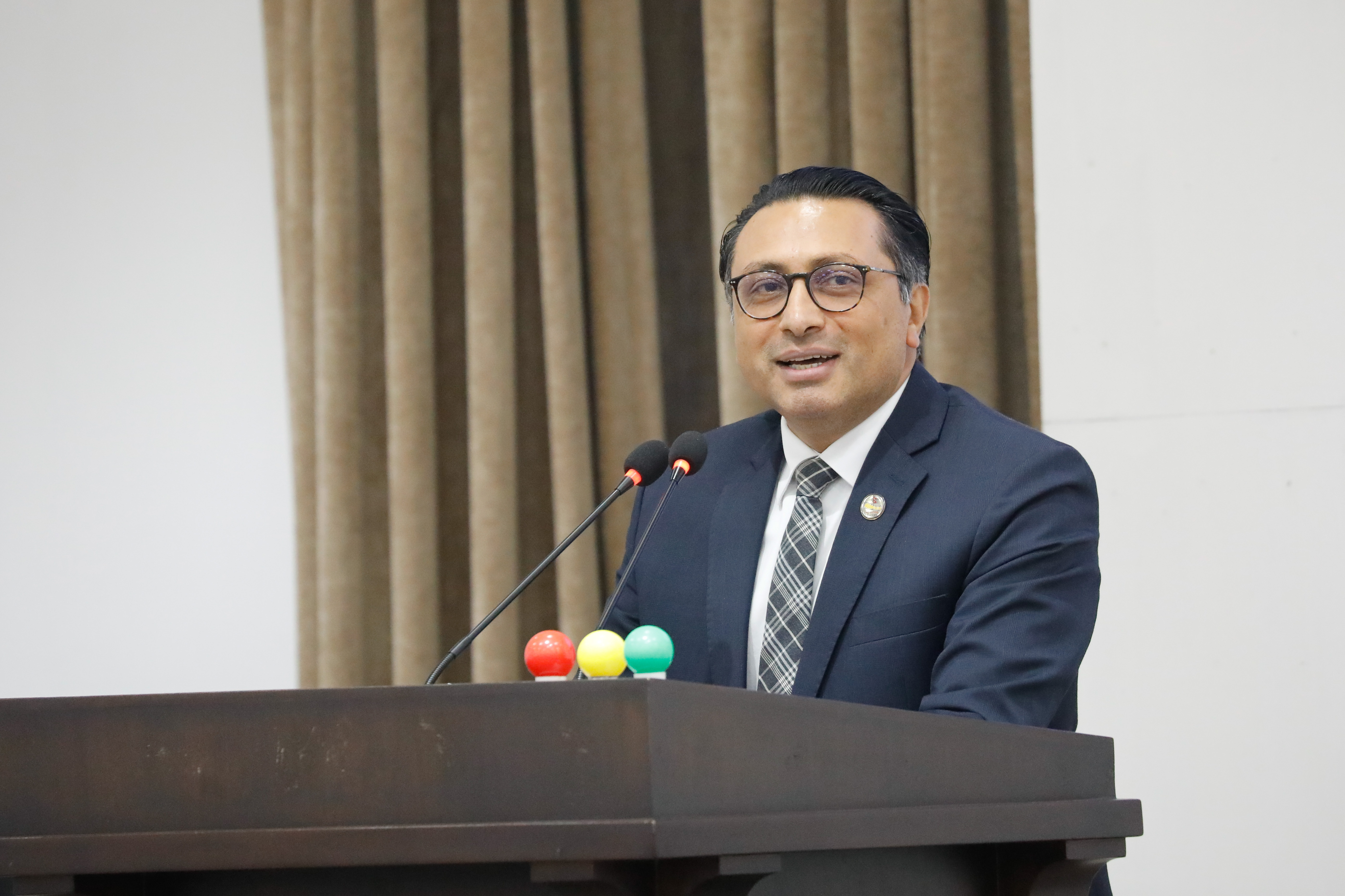 जनमत प्राप्त सरकारले करको विवेकपूर्ण उपयोग गर्छ : अर्थमन्त्री वाग्ले