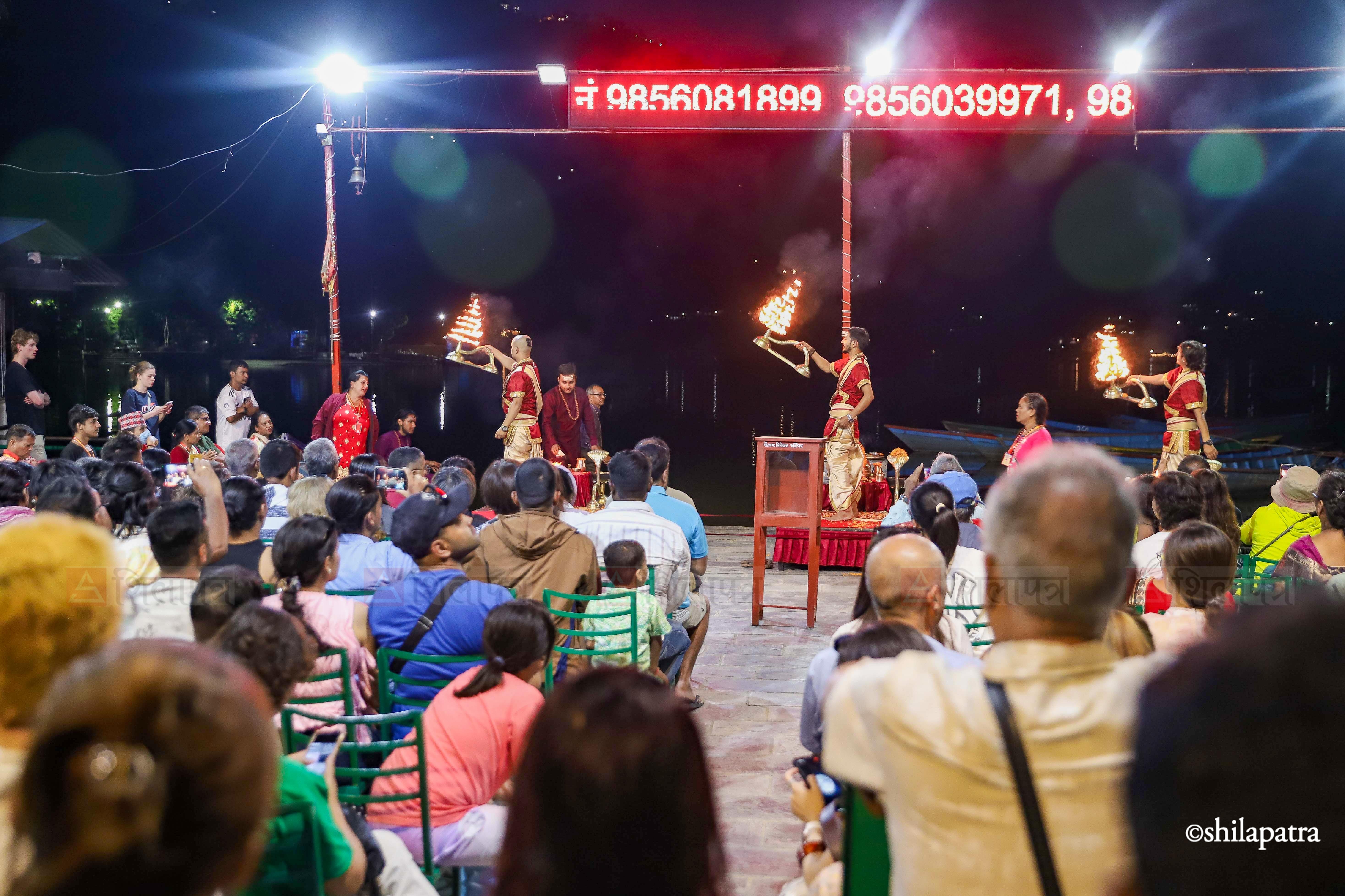 Taalbarahi-Mandir-Aarati_NPL-05-1792844327.jpg