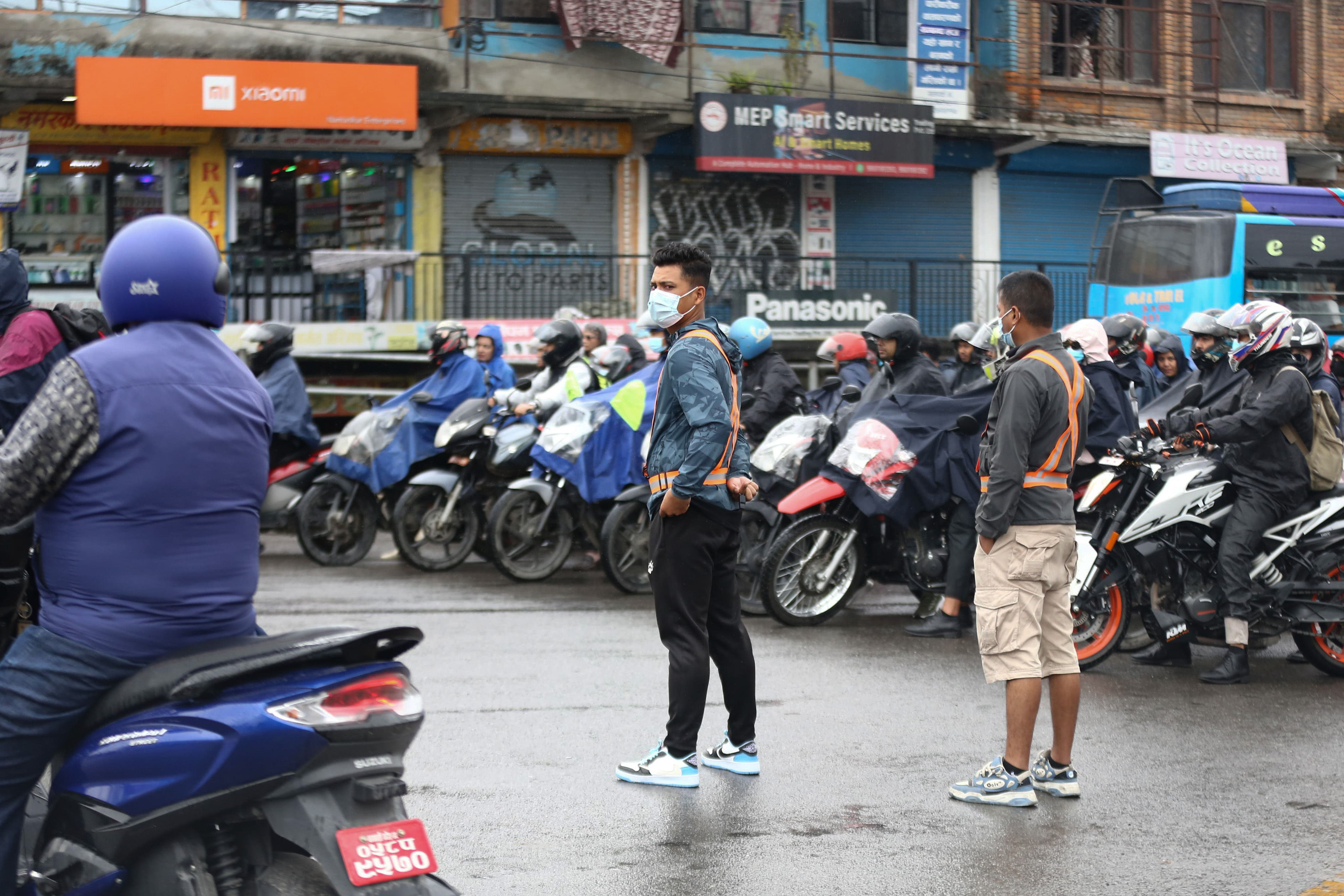 Traffic-Police_-(1)-1758000042.jpg
