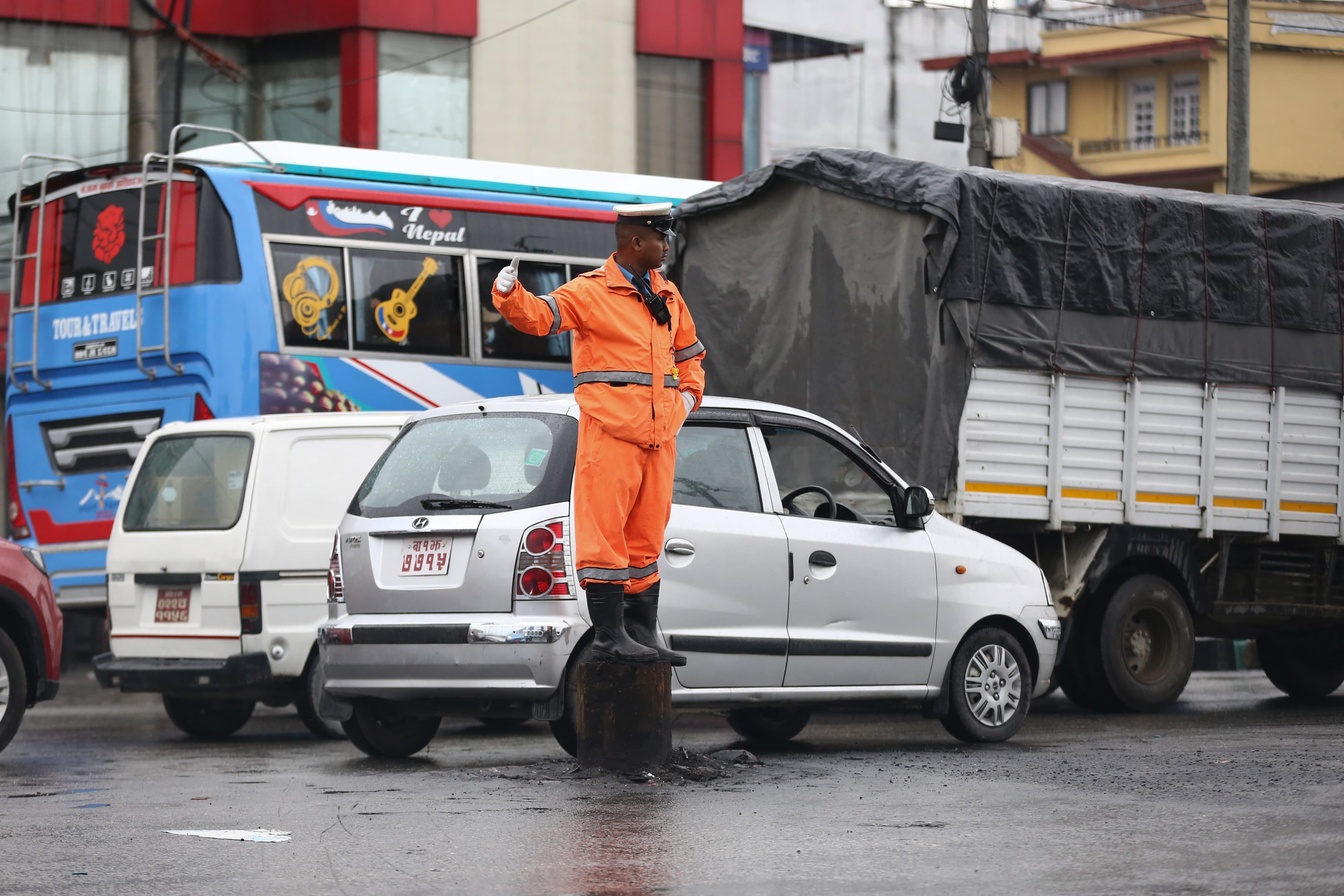 Traffic-Police_-(4)-(1)-1758000041.jpg