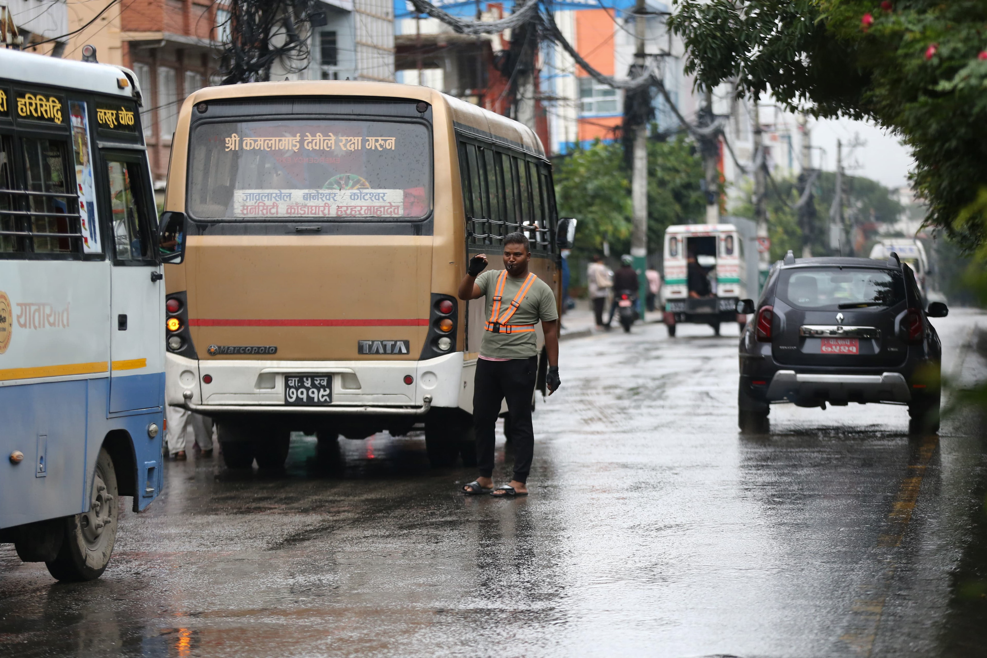 Traffic-Police_-(5)-(1)-1758000046.jpg