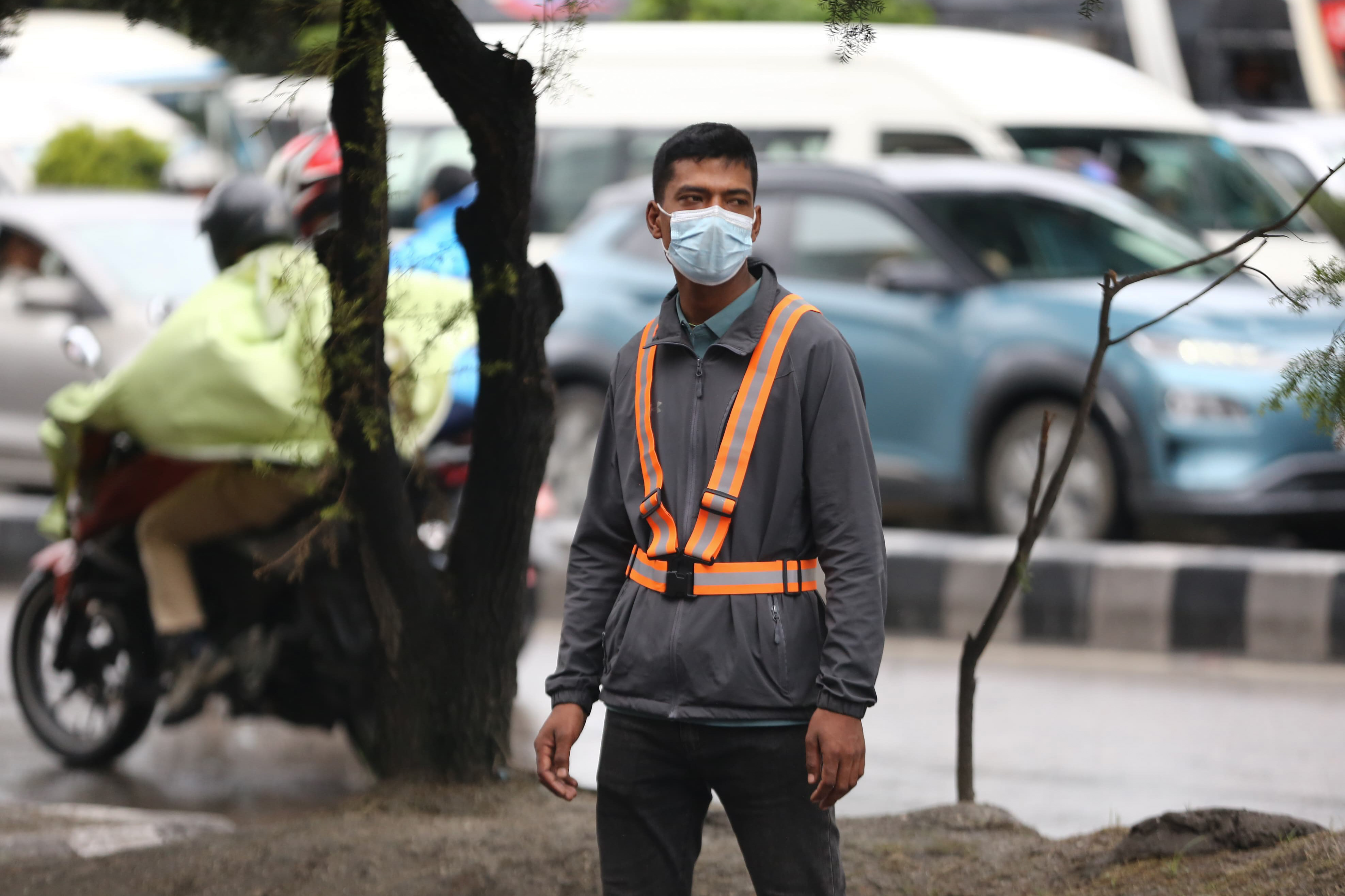 Traffic-Police_-(8)-1758000050.jpg